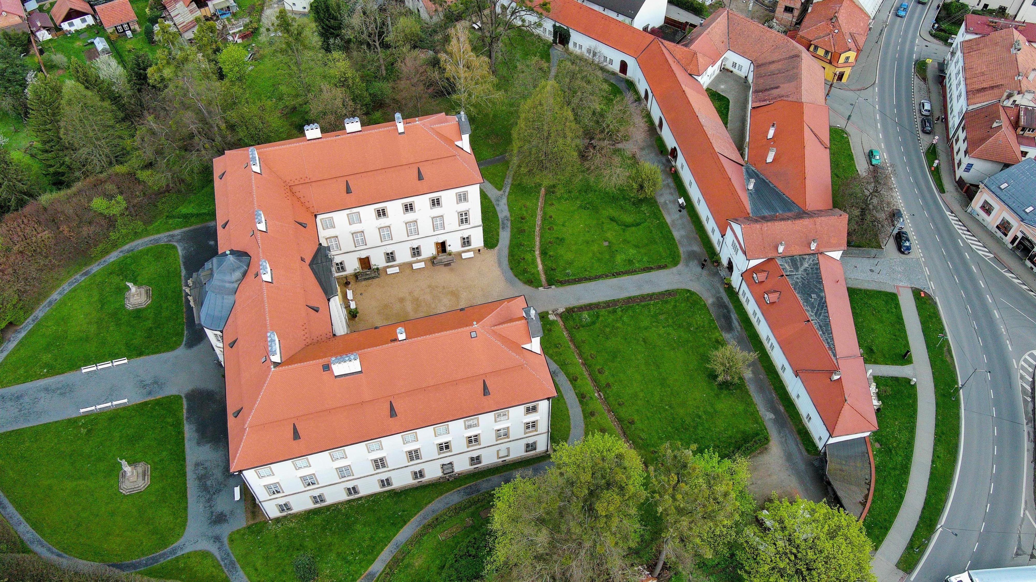 Státní zámek Vizovice foto 6