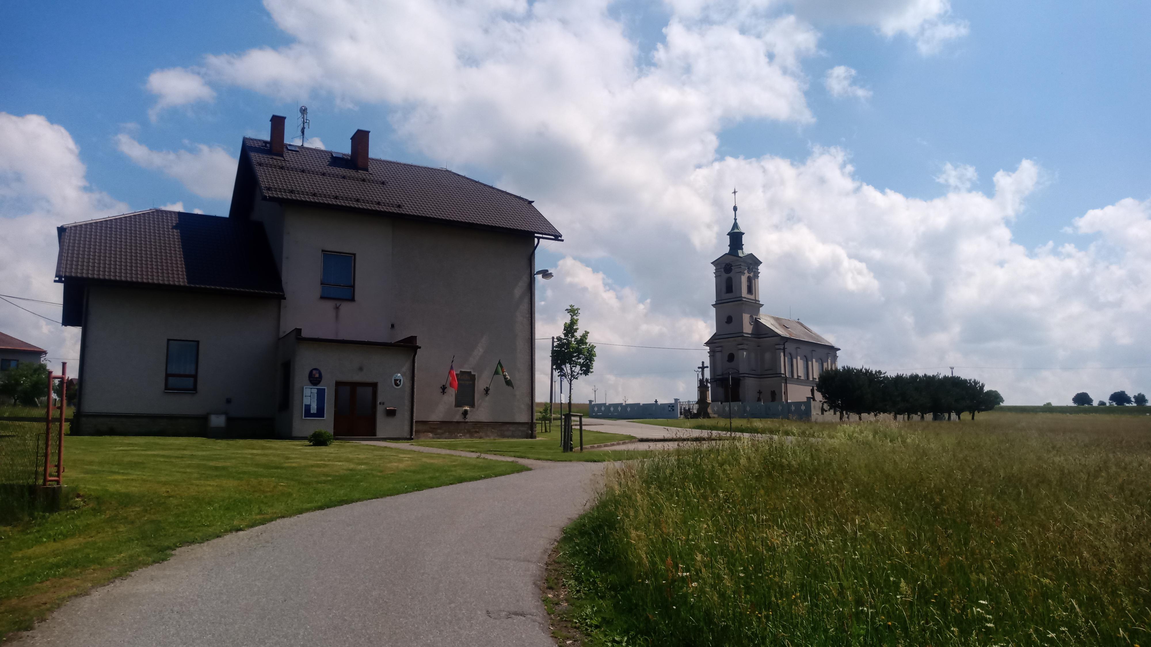 Šedivec - obecní úřad foto 2