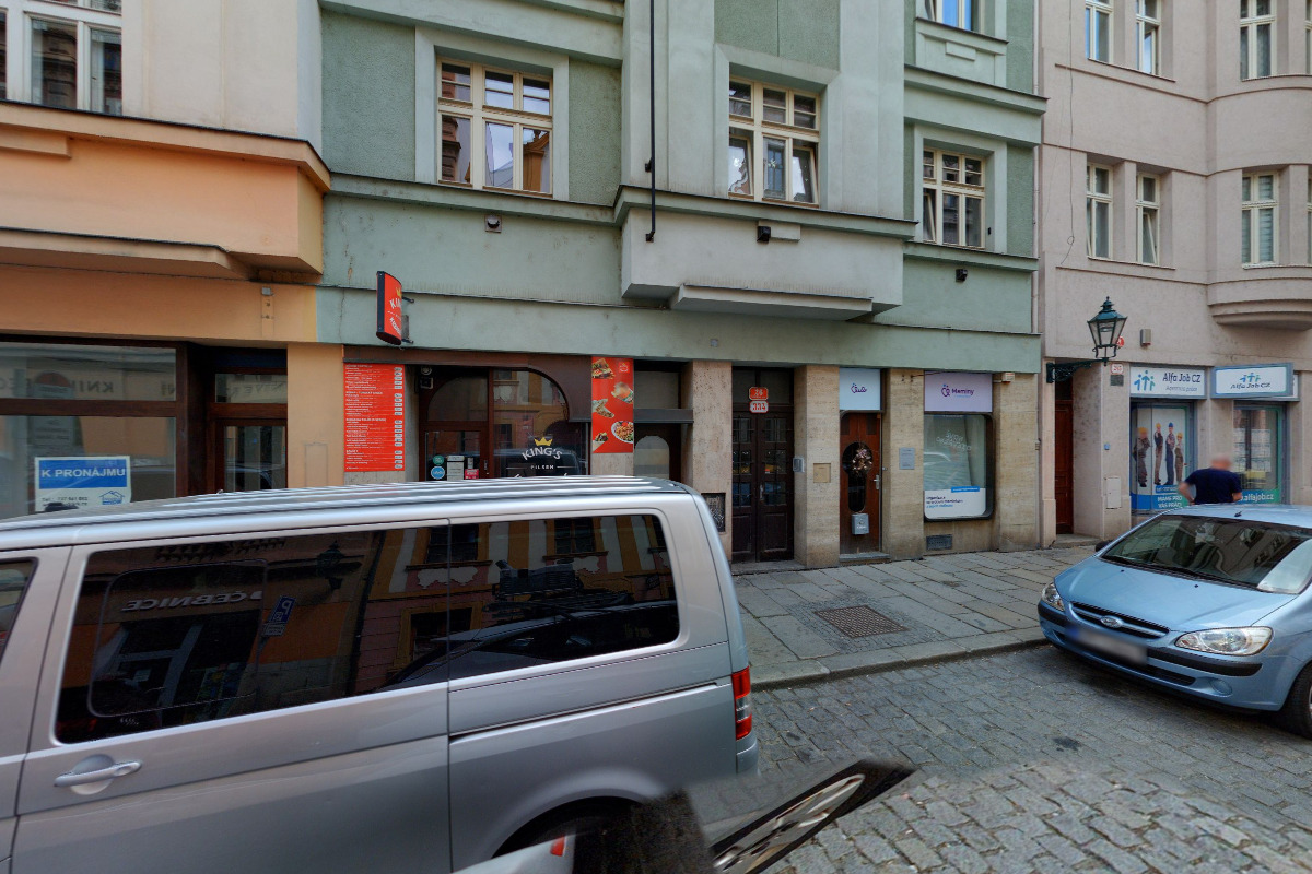 MAMINY S RAKOVINOU, z.s.