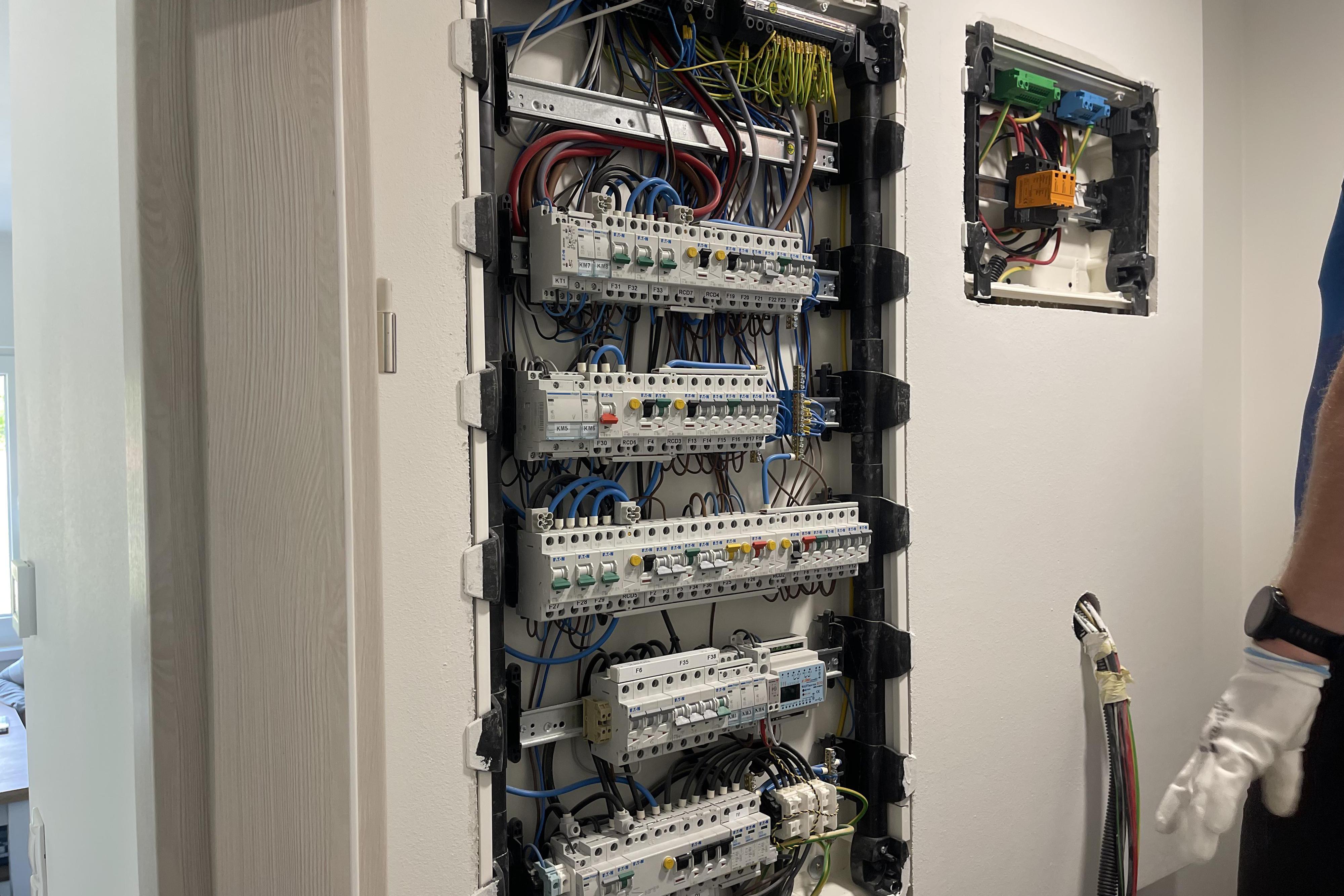 Elektrikář Tomáš Válek