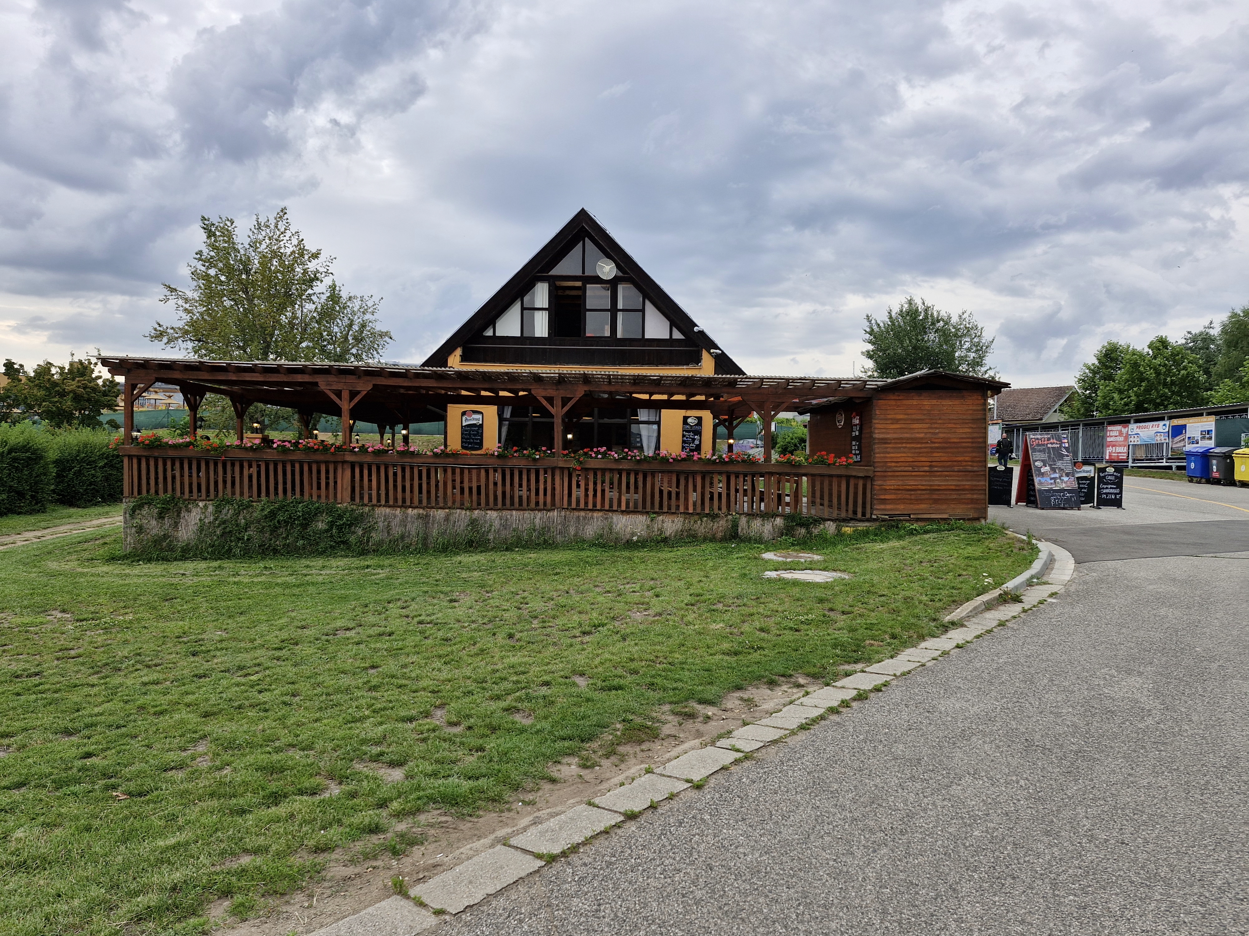 LORO Grill Mušov foto 2