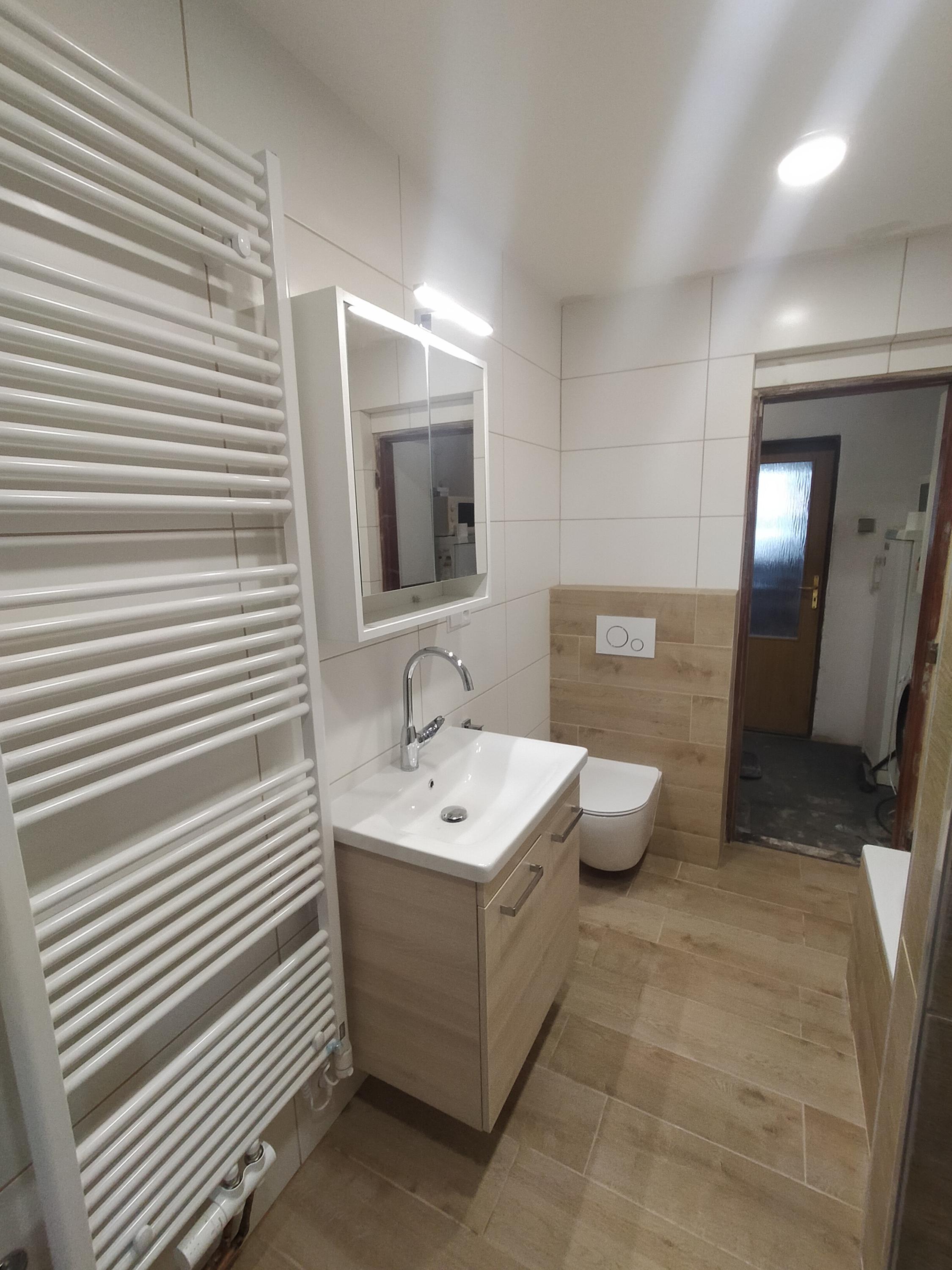 RB Rekonstrukce Balvín Zednické,Elektrikářské a instalatérské práce foto 6