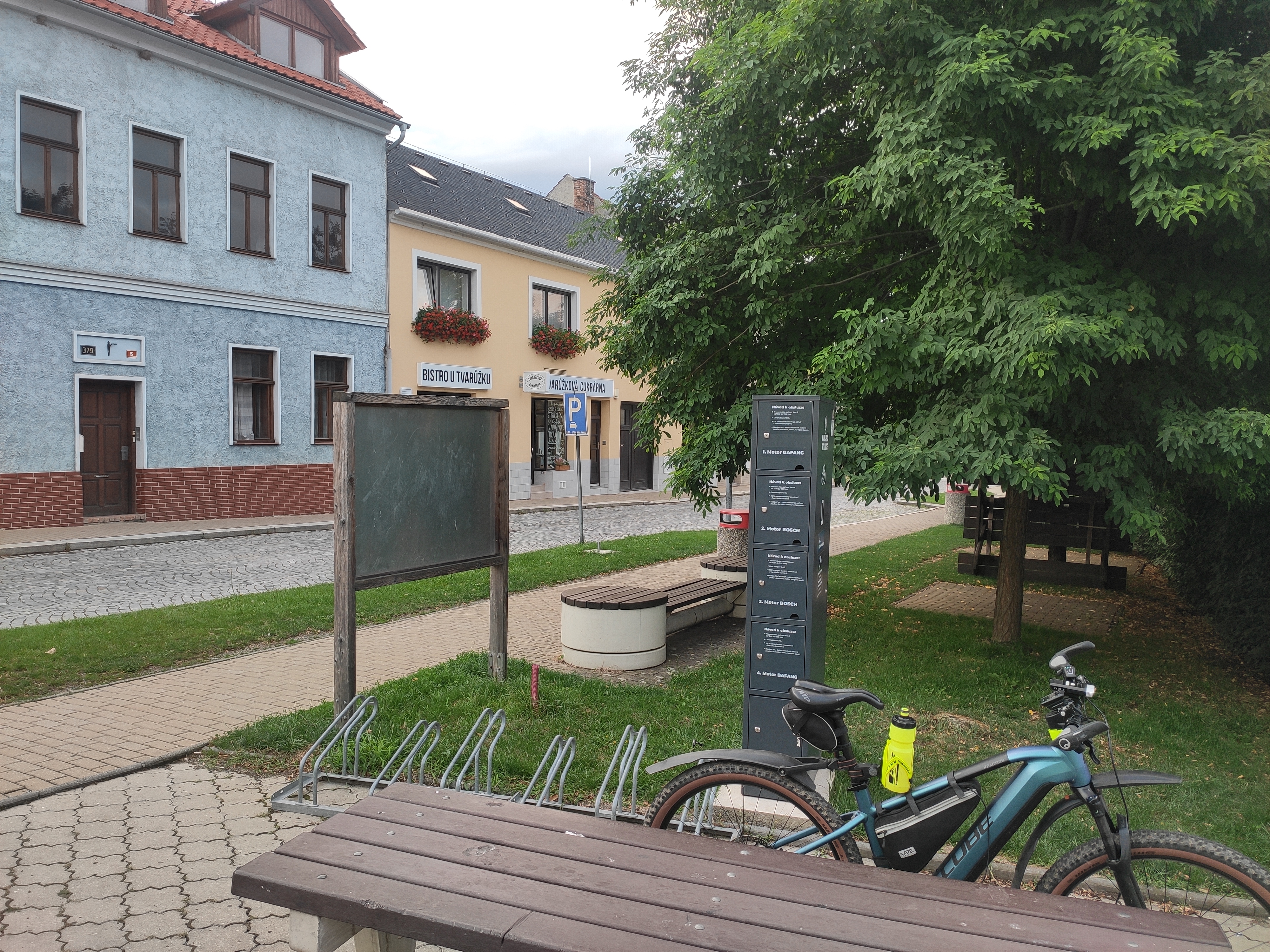 Nabíjecí stanice pro elektrokola a mobilní zařízení - Etron Czech s.r.o. foto 3