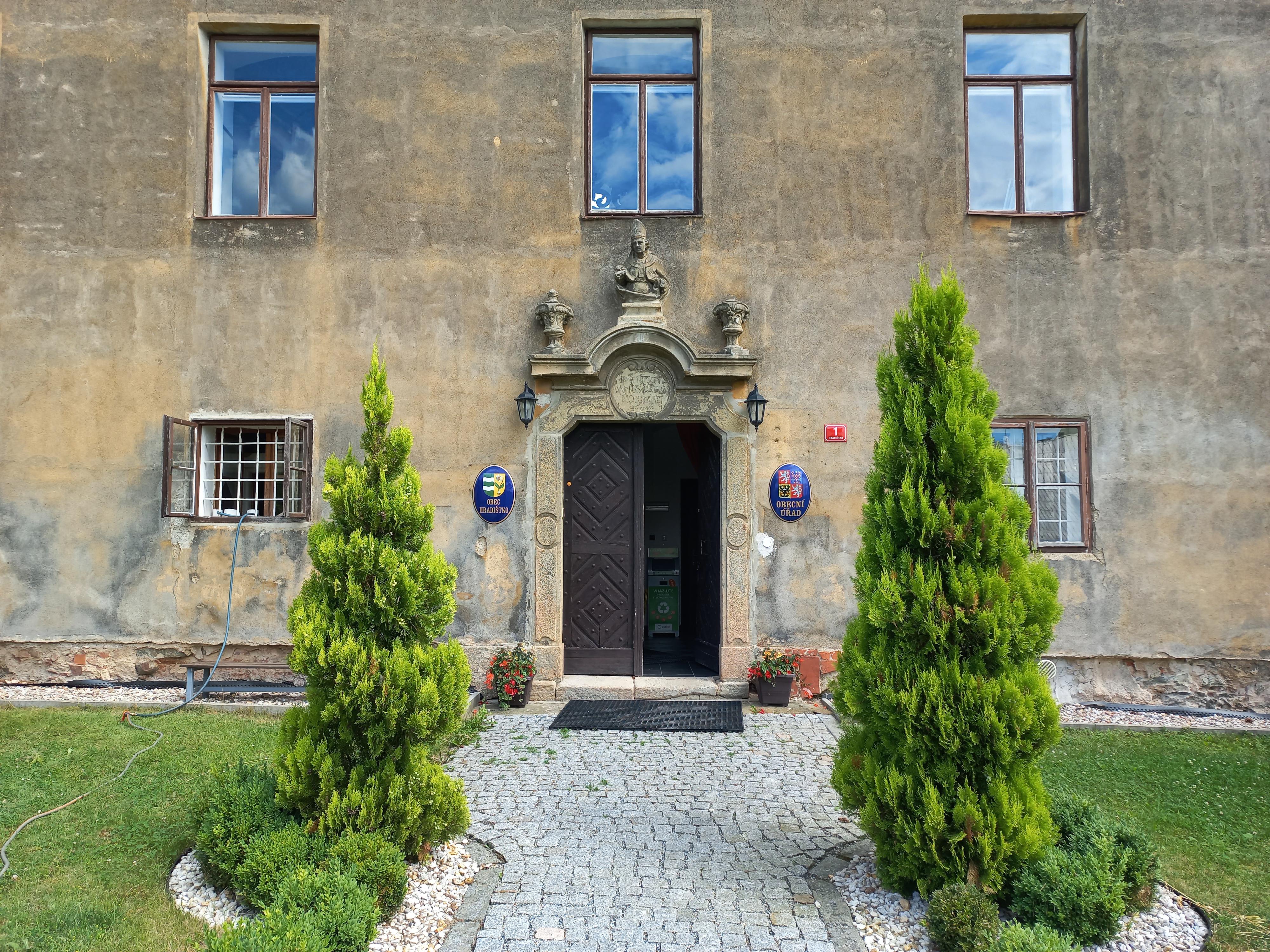 Obecní úřad Hradištko foto 5