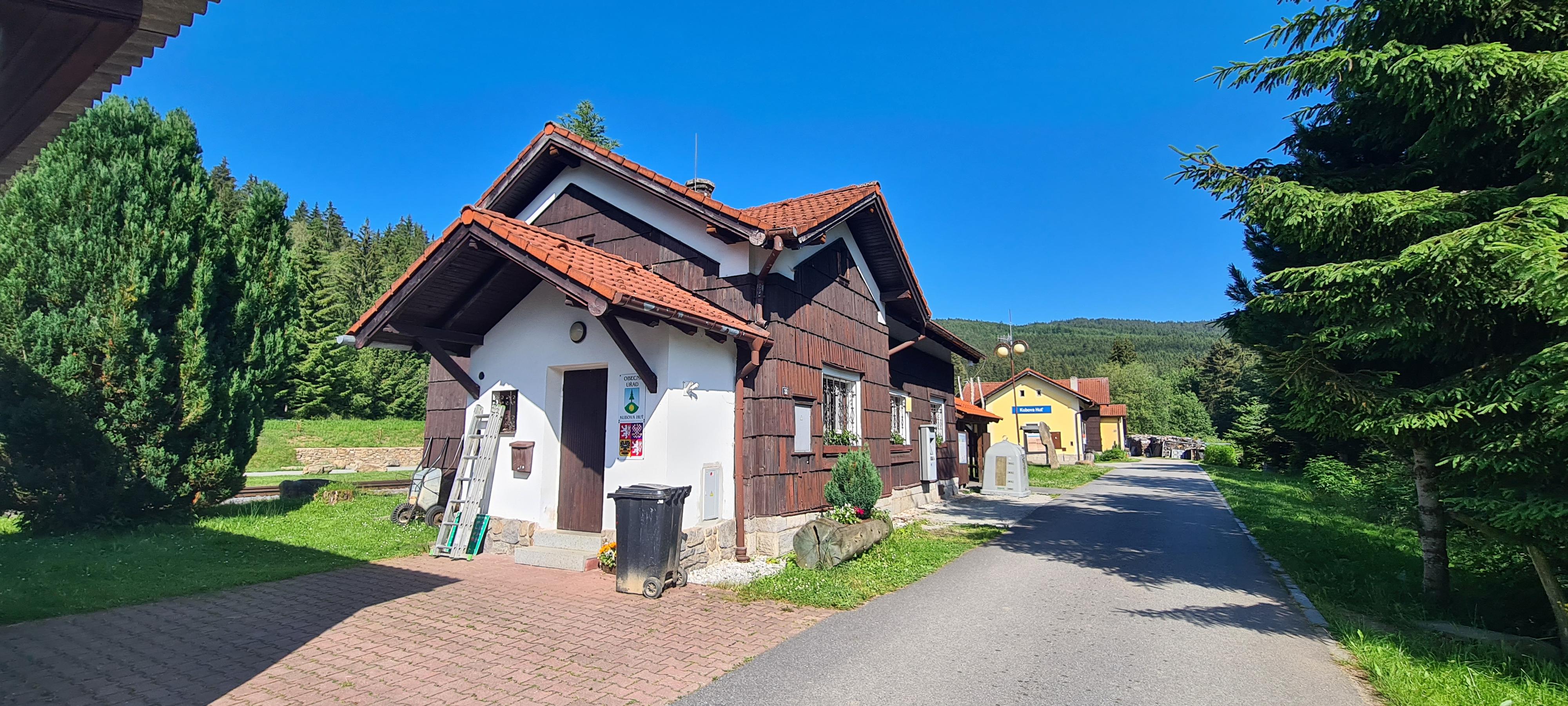 Kubova Huť - obecní úřad foto 6