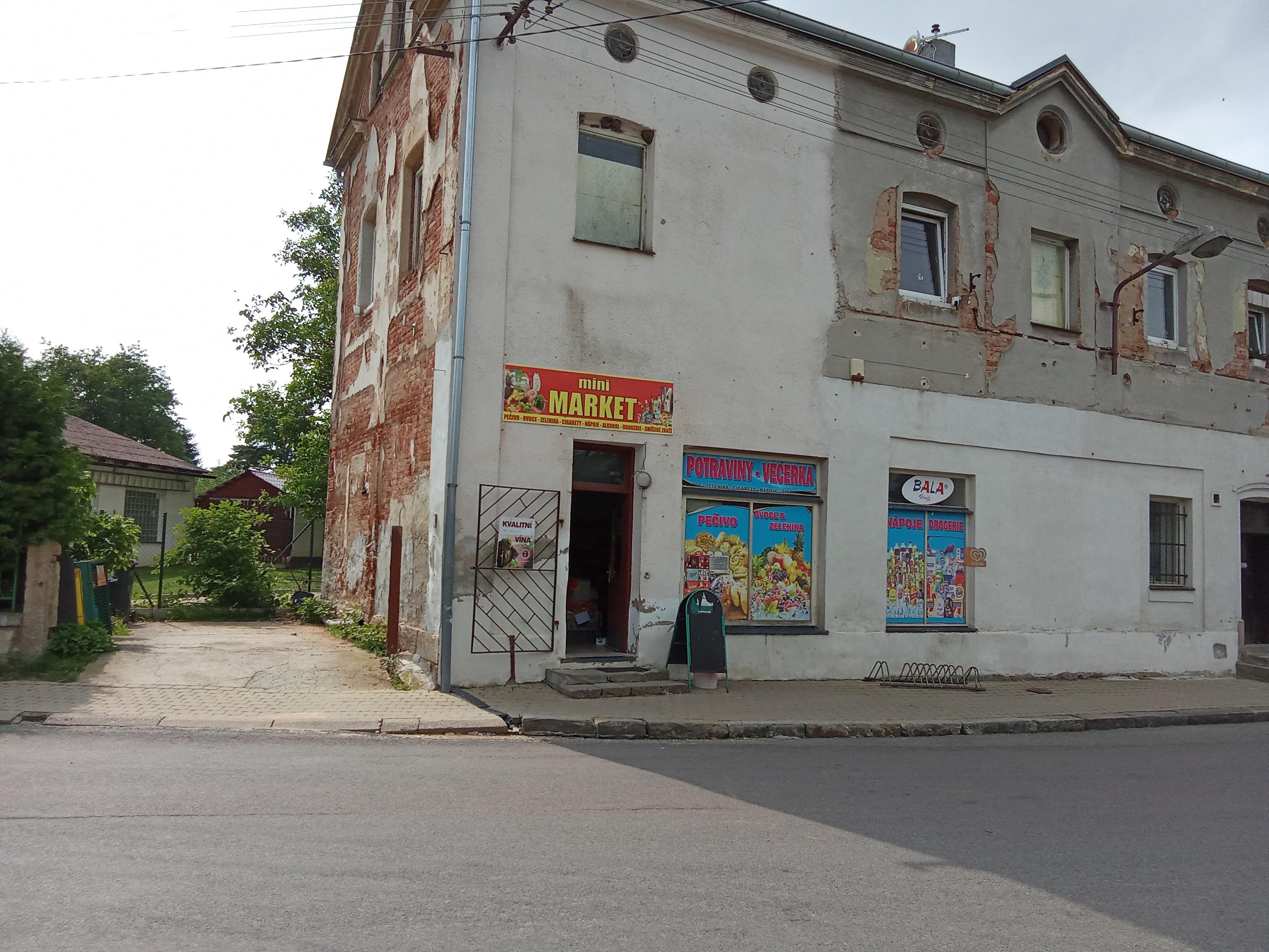 Potraviny Hořiněves foto 1