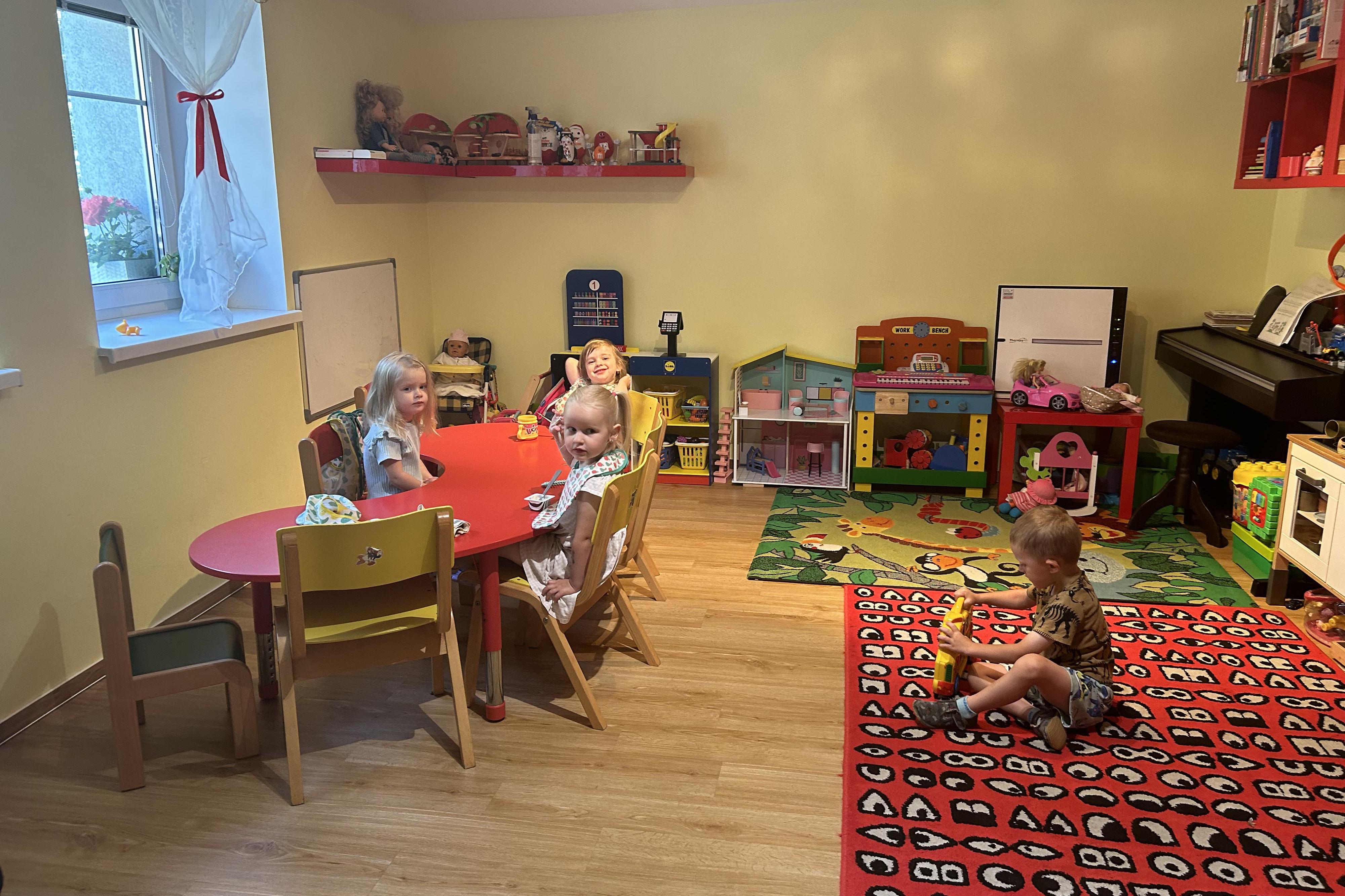 Mickeyho  mikrojesle a školka, Dětská skupina z.s.