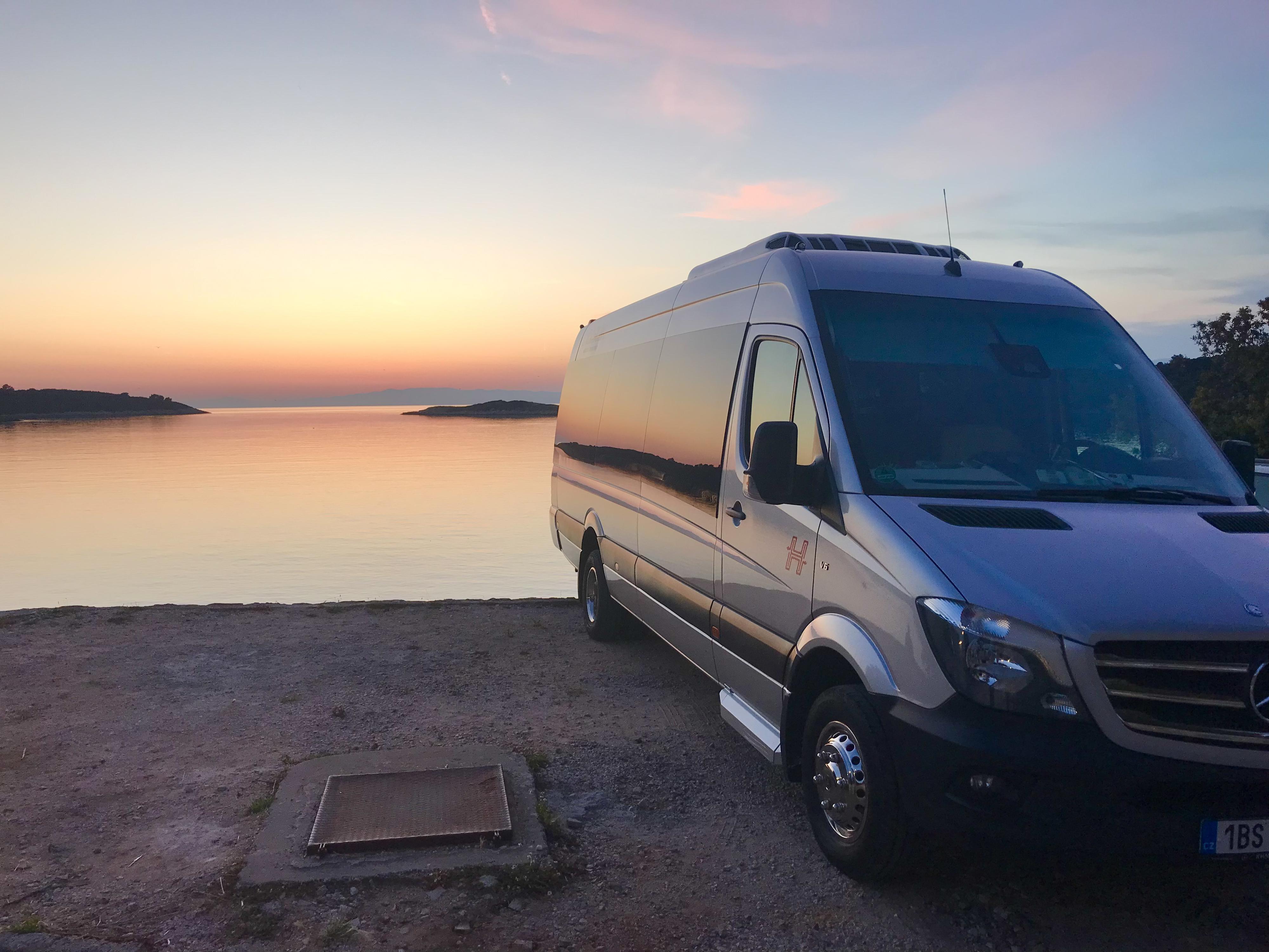 Ladislav Huslík - přeprava osob minibusy foto 3