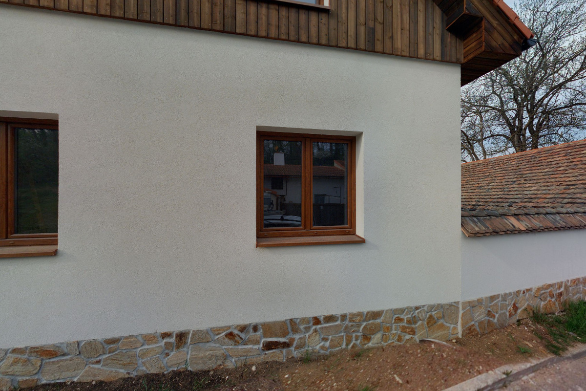 Chalupa nad rybníkem