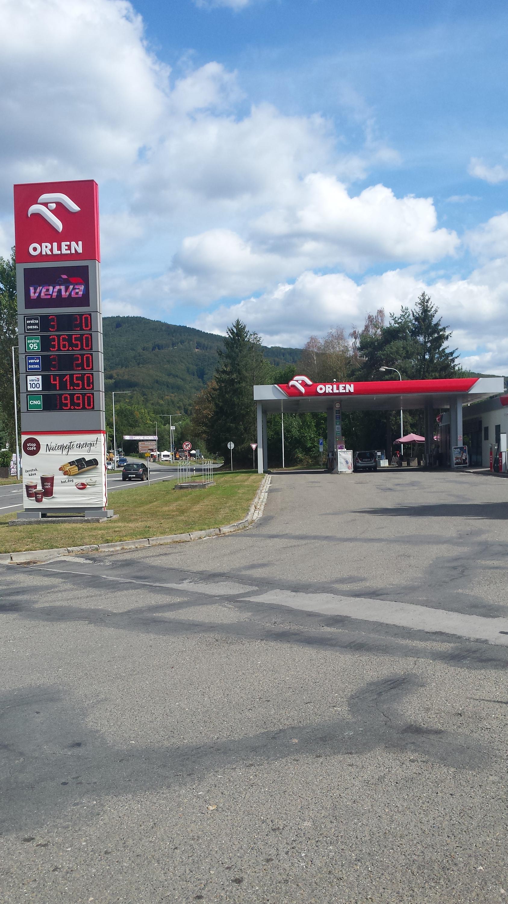 Nabíjecí stanice ČS ORLEN Rožnov pod Radhoštěm foto 1
