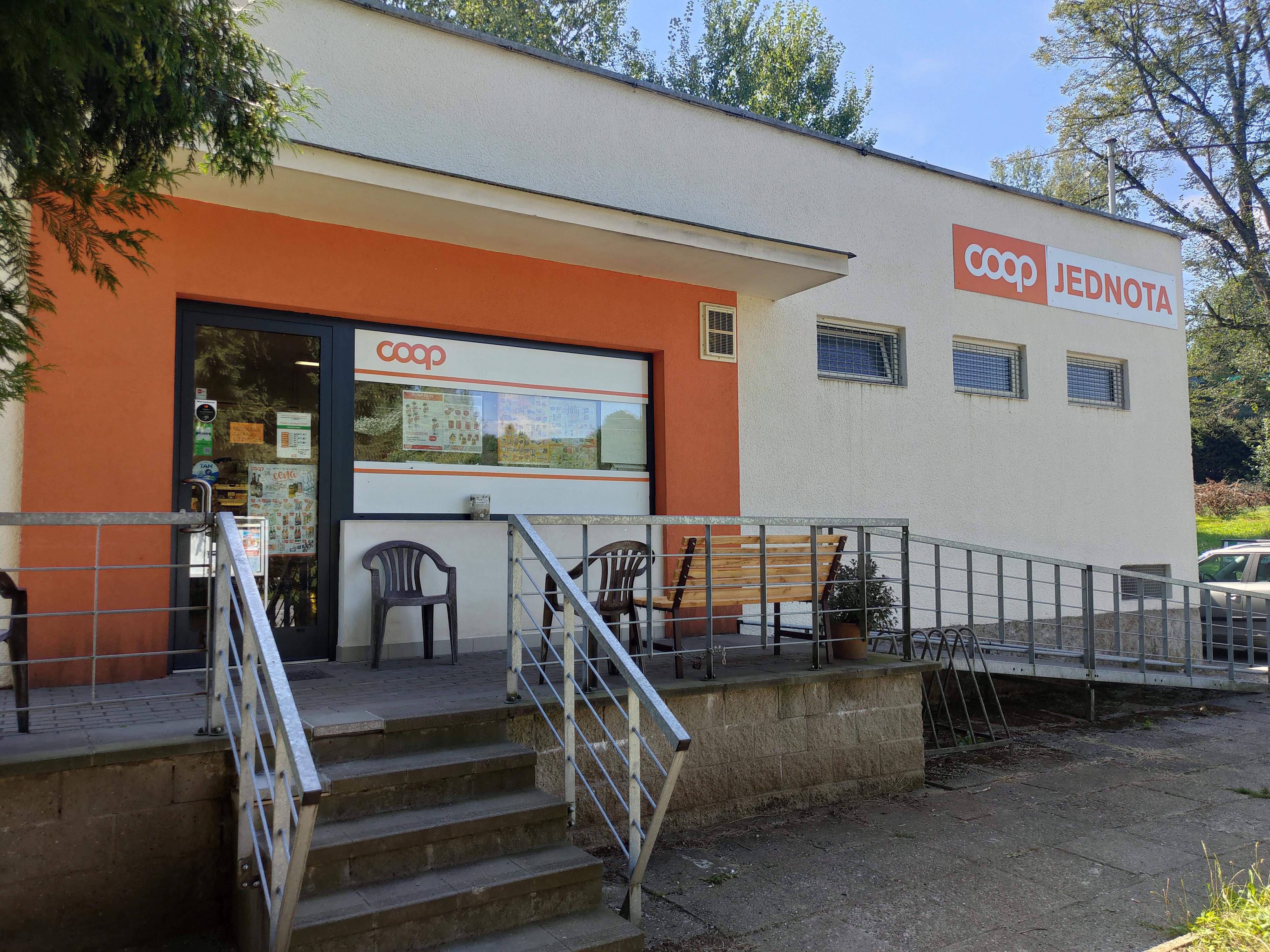 COOP Dvůr Králové n. L., družstvo foto 1