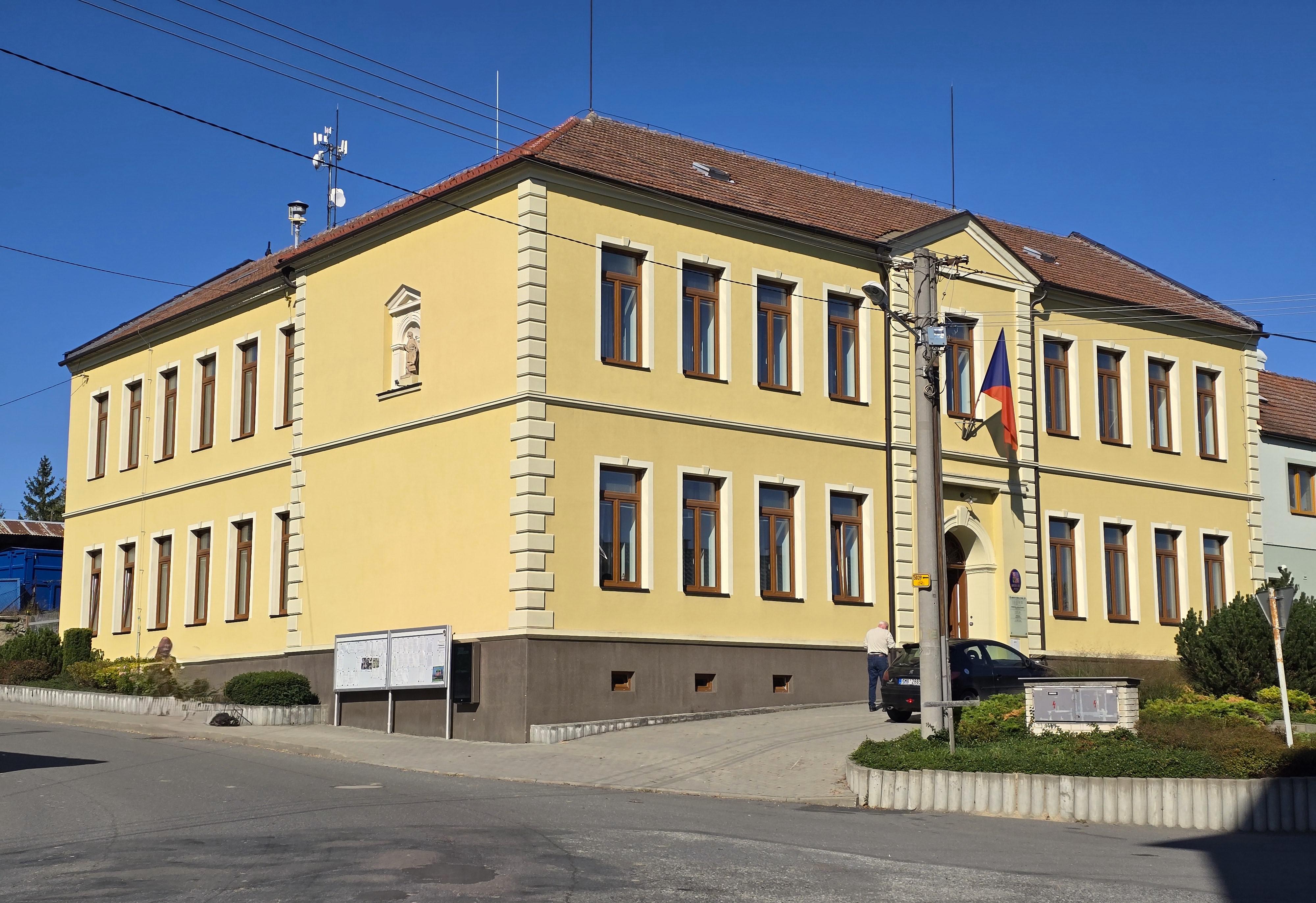 Ptení - obecní úřad foto 4