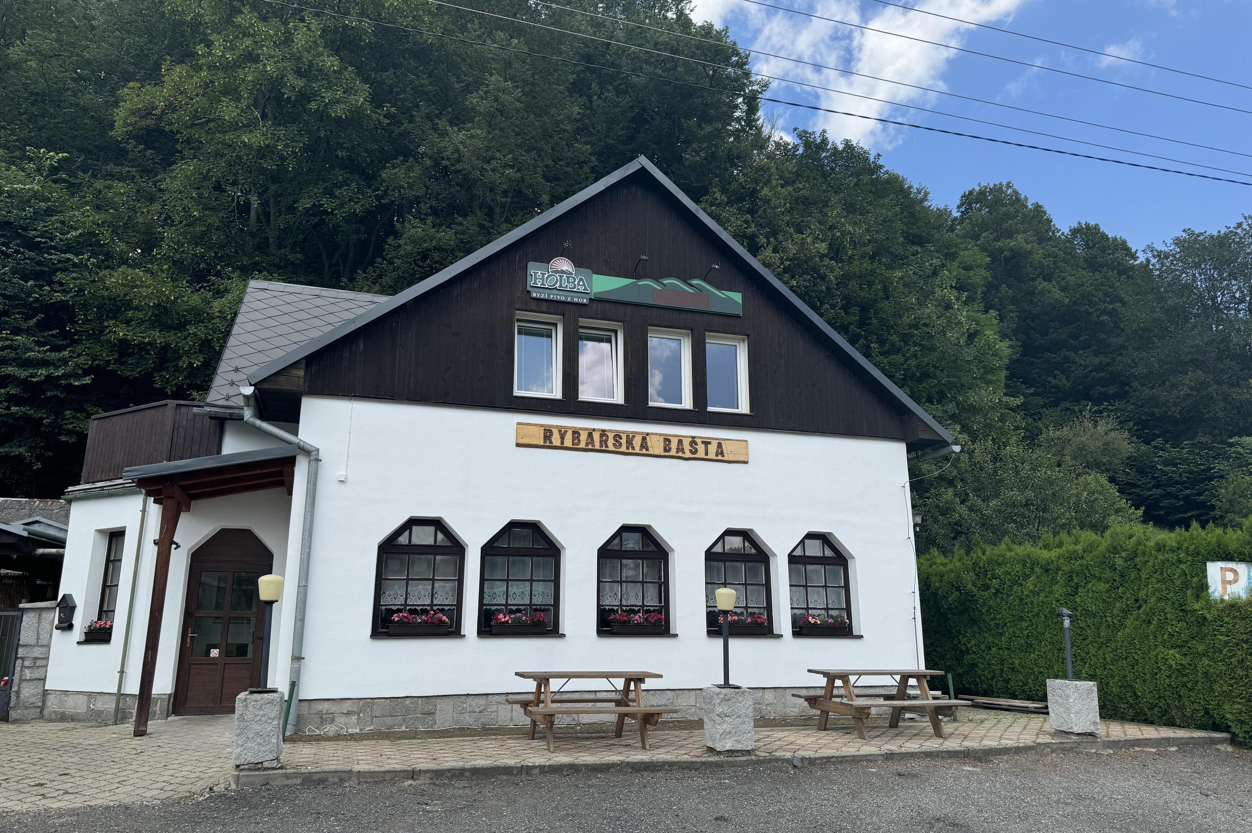 Penzion a Rybářská bašta U Jesetera