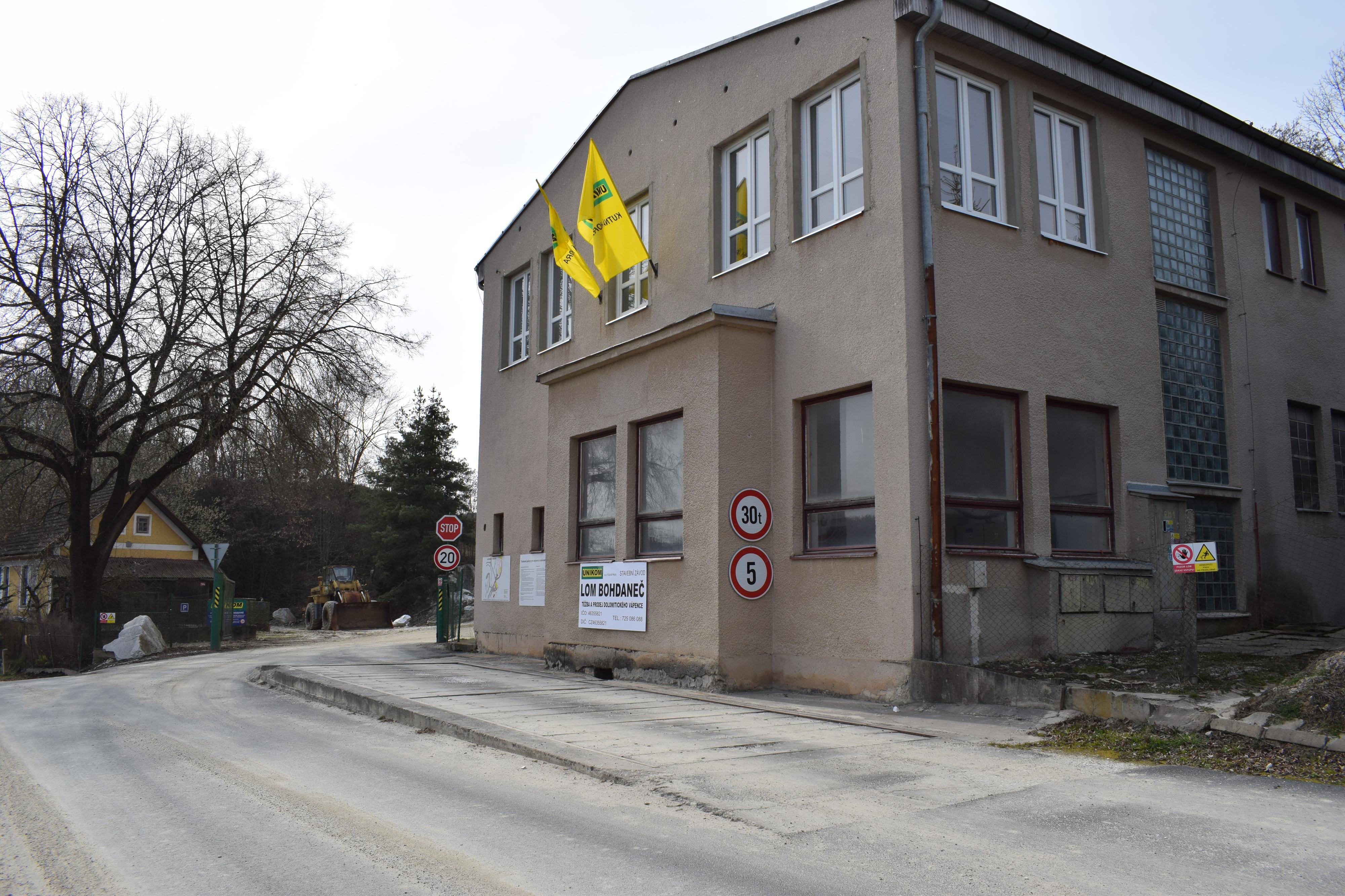 UNIKOM,  a.s. - Lom Bohdaneč foto 2