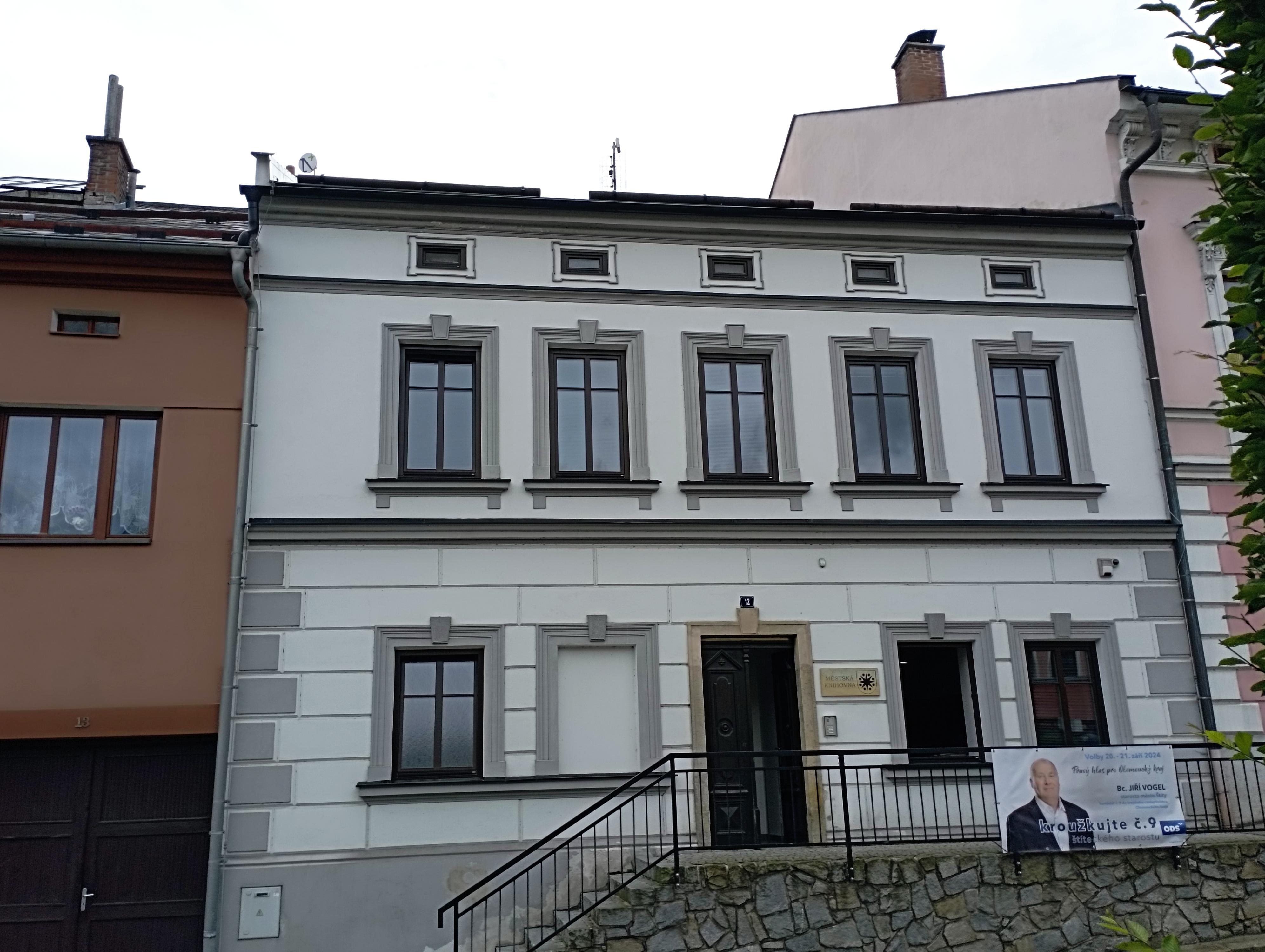 Městská knihovna Štíty foto 2