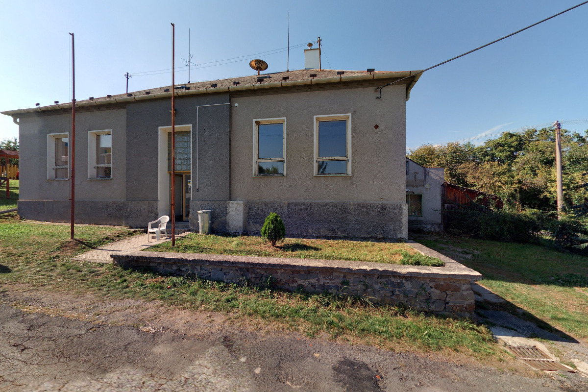 Základní škola a lesní mateřská škola Bystrouška