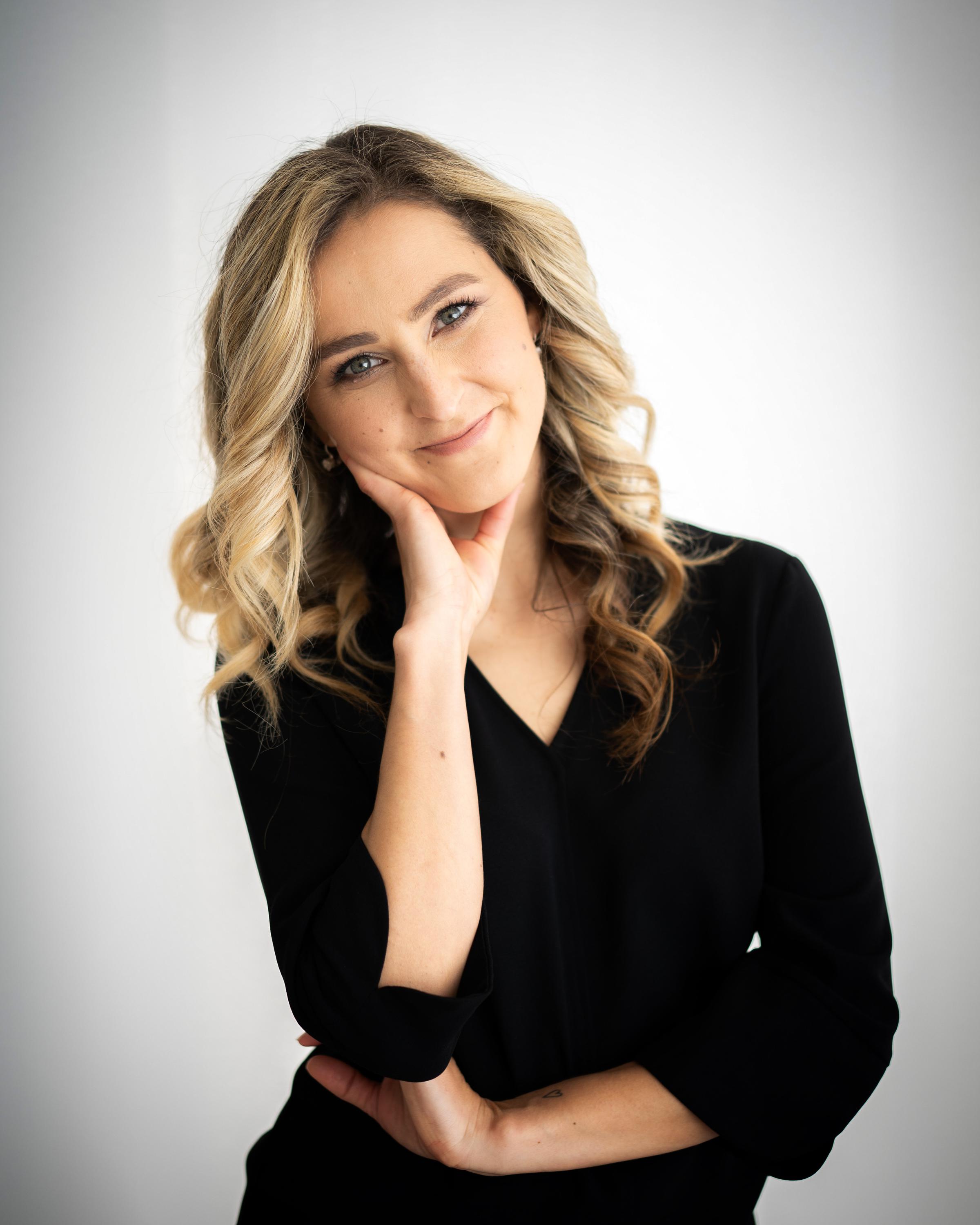 Realitní makléřka Lucie Korbová foto 2