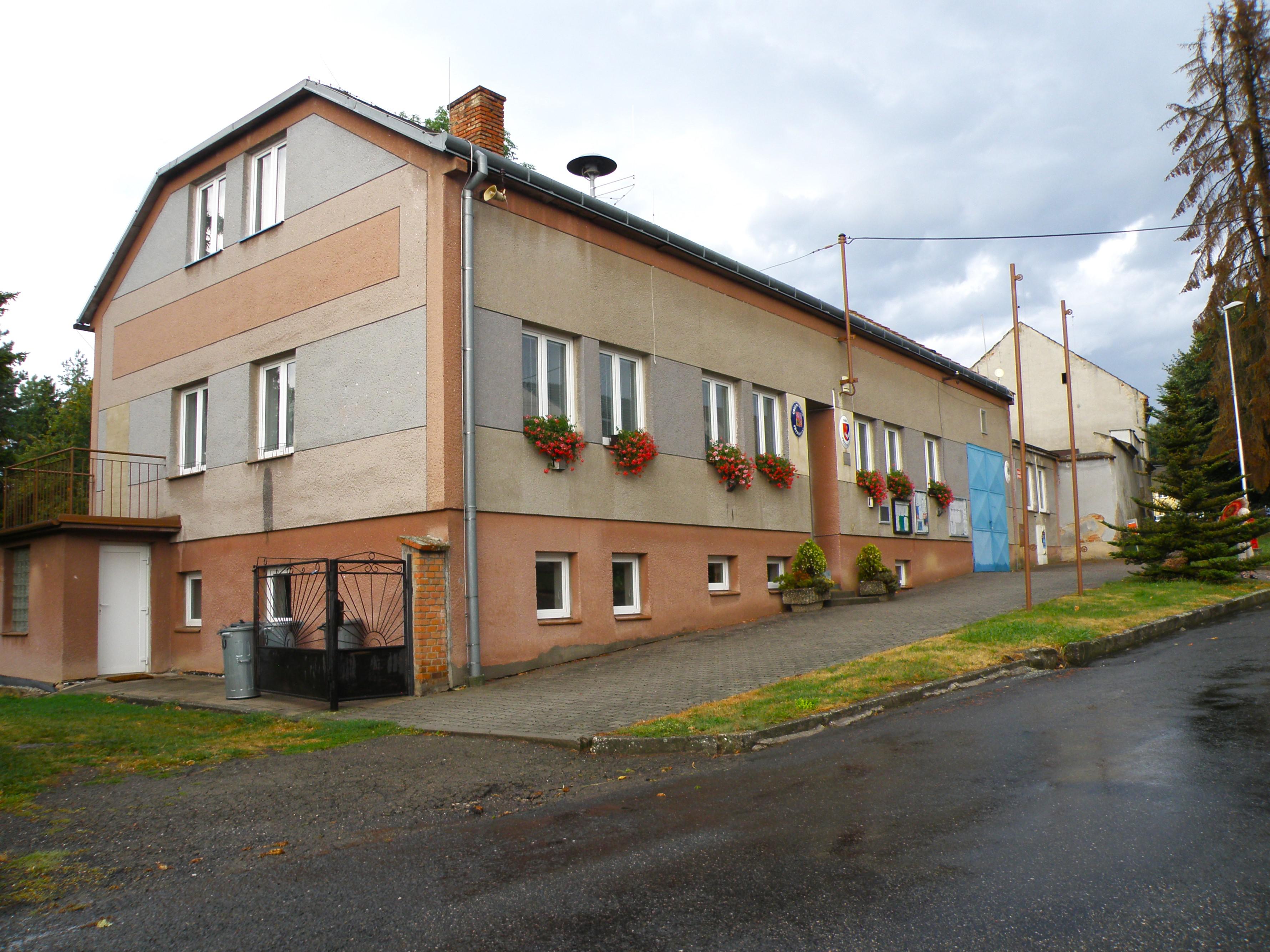 Přestavlky - obecní úřad foto 2