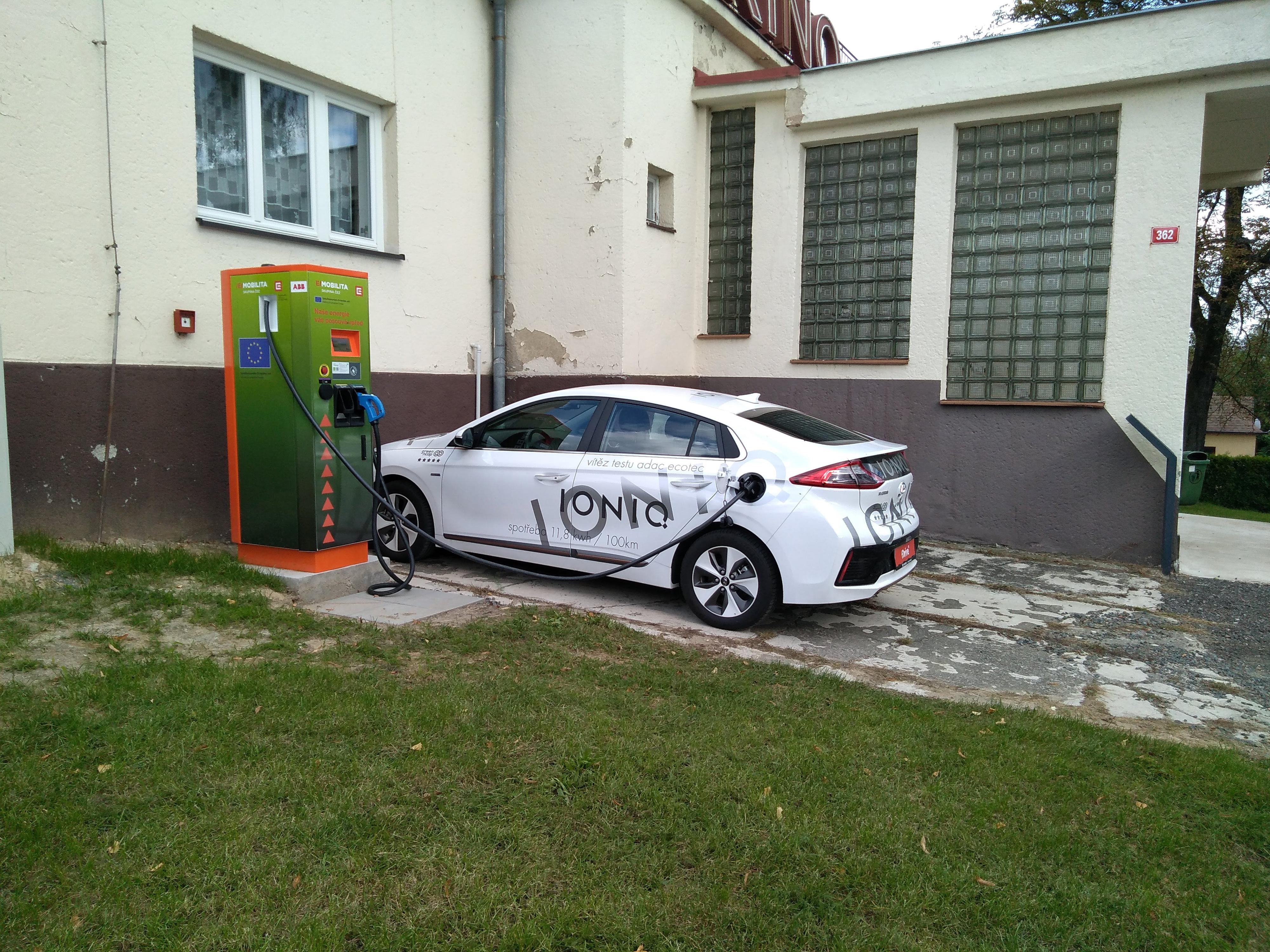 Nabíjecí stanice ČEZ foto 2