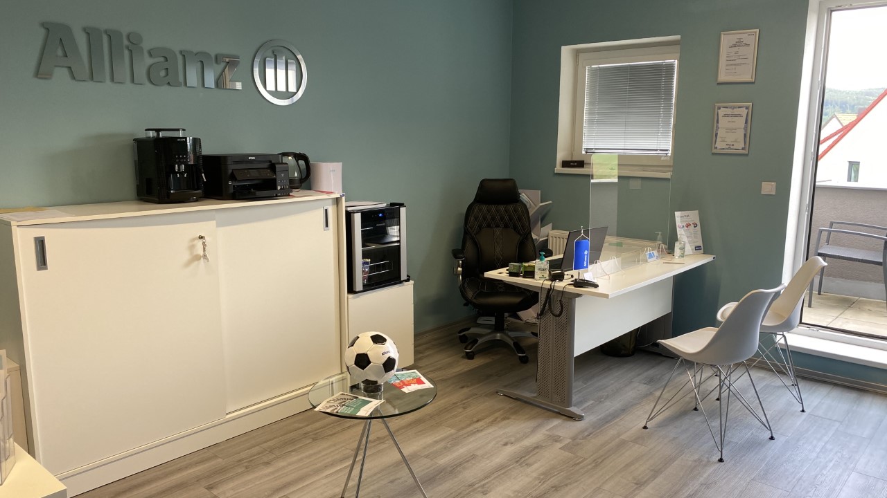 Michal Lipka - Allianz foto 3