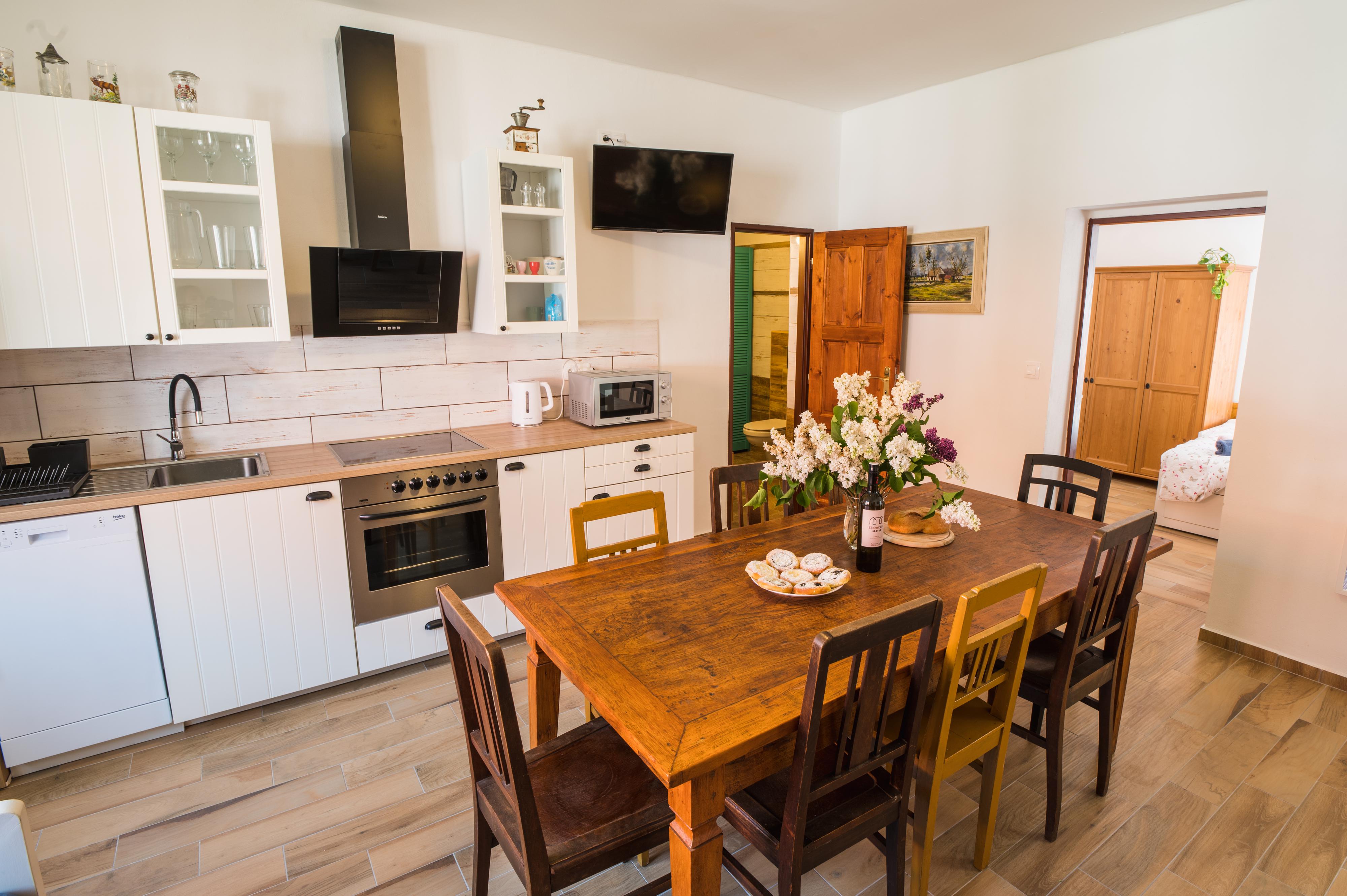 Apartmány Škorničkův statek a Tátova chalupa s wellness foto 5