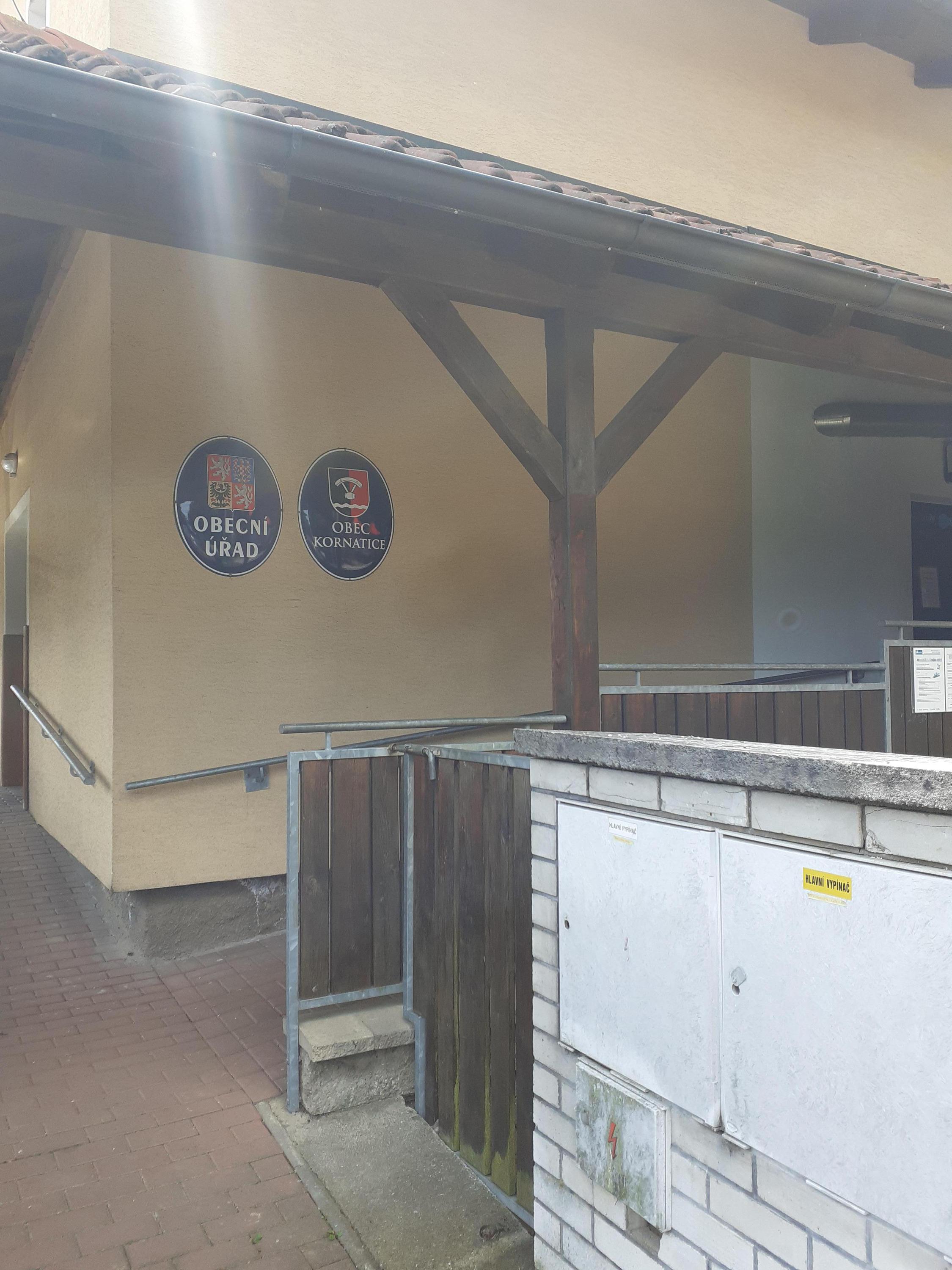 Kornatice - obecní úřad foto 2