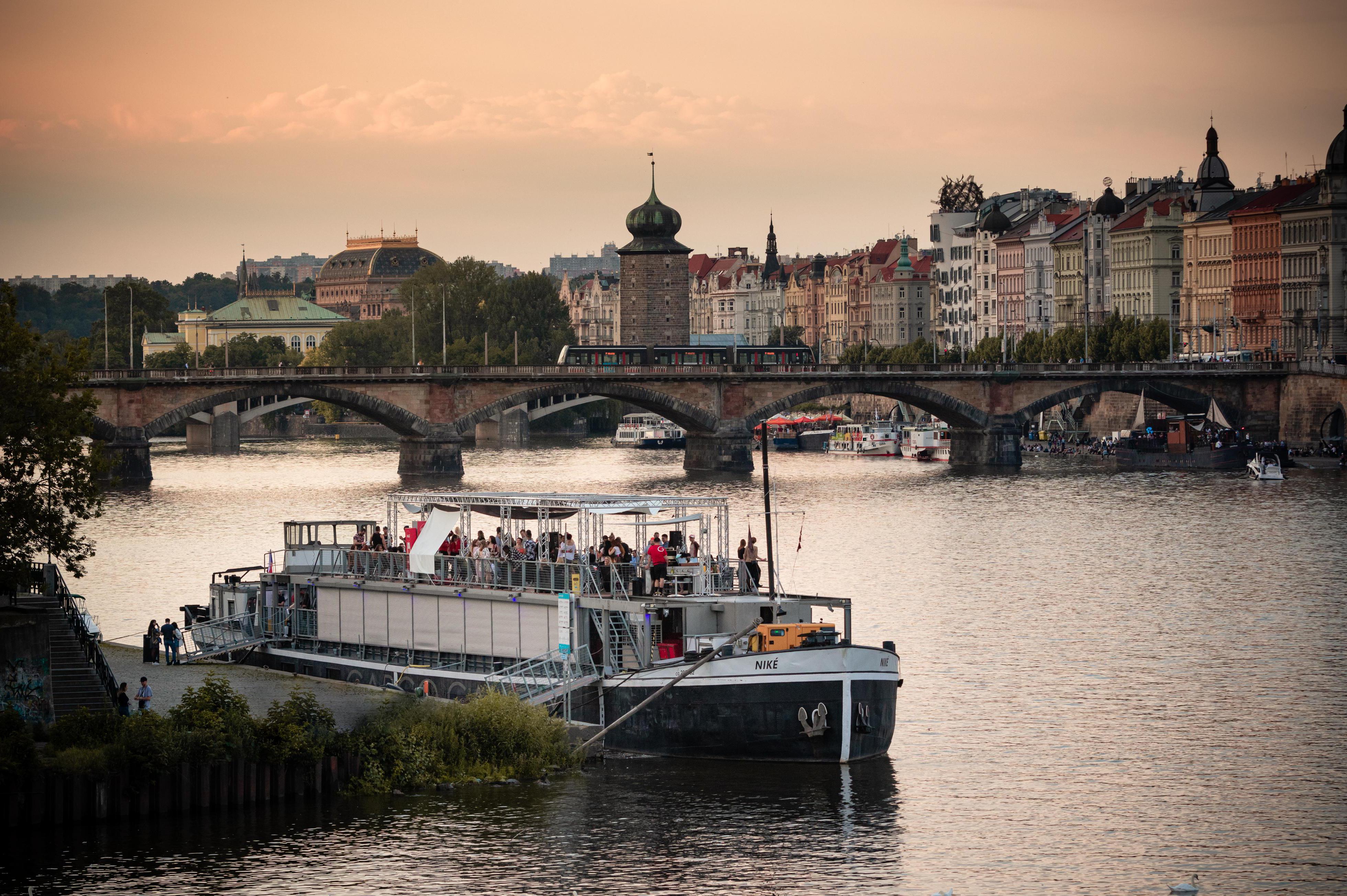 Cargo Gallery - Loď plná umění