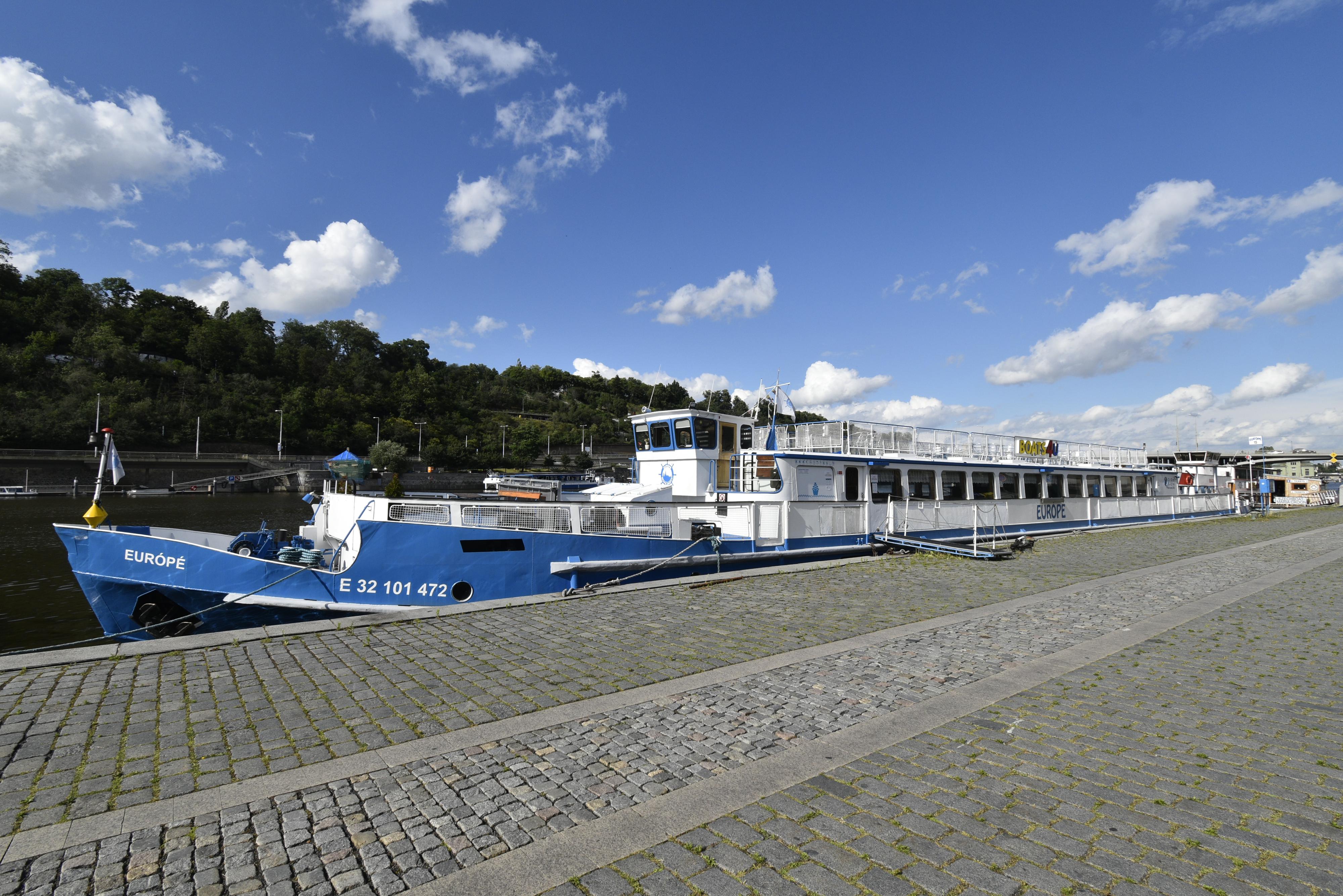 Firemní parník EURÓPÉ R.P. foto 5