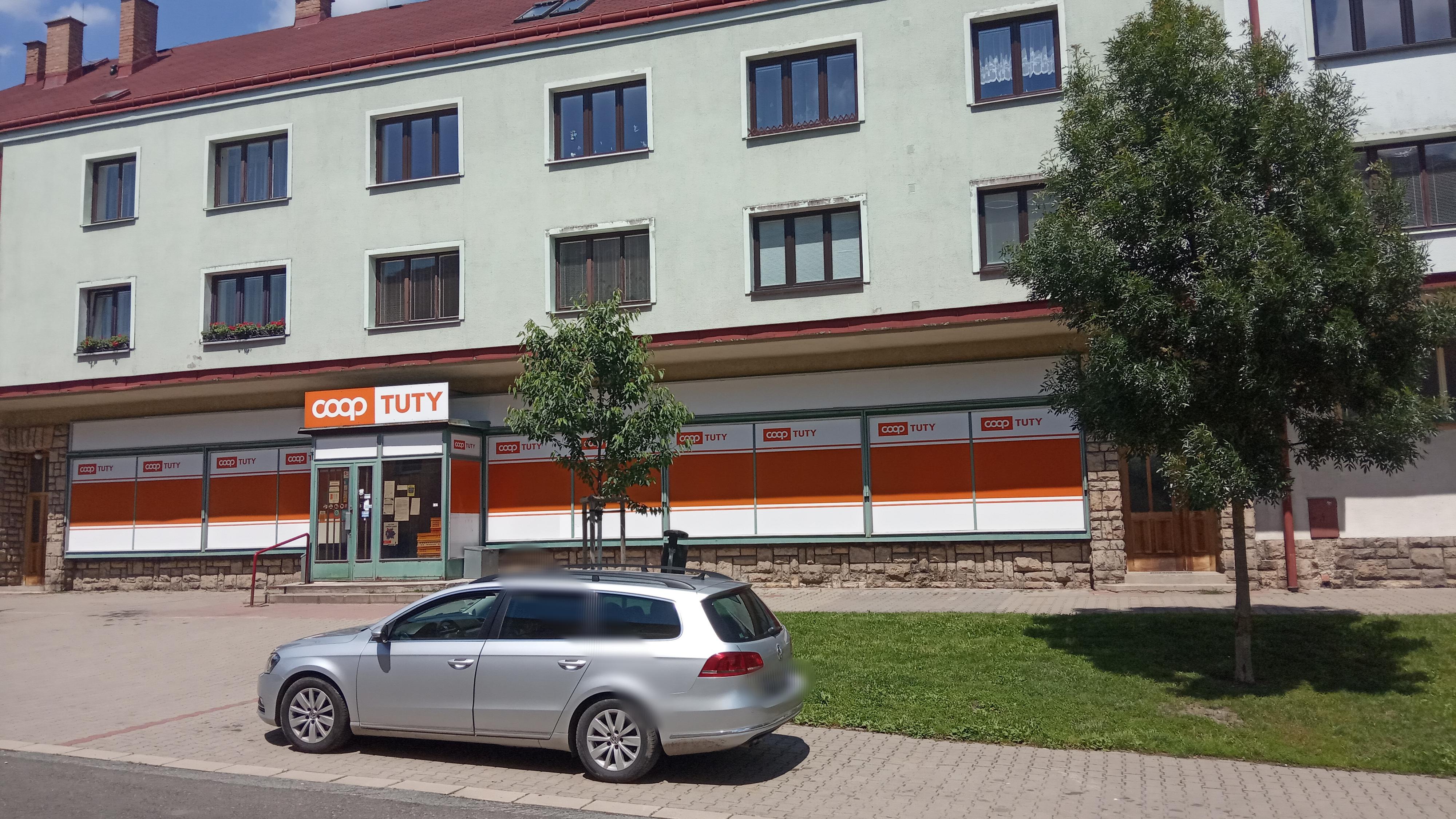 COOP Dvůr Králové n. L., družstvo foto 2