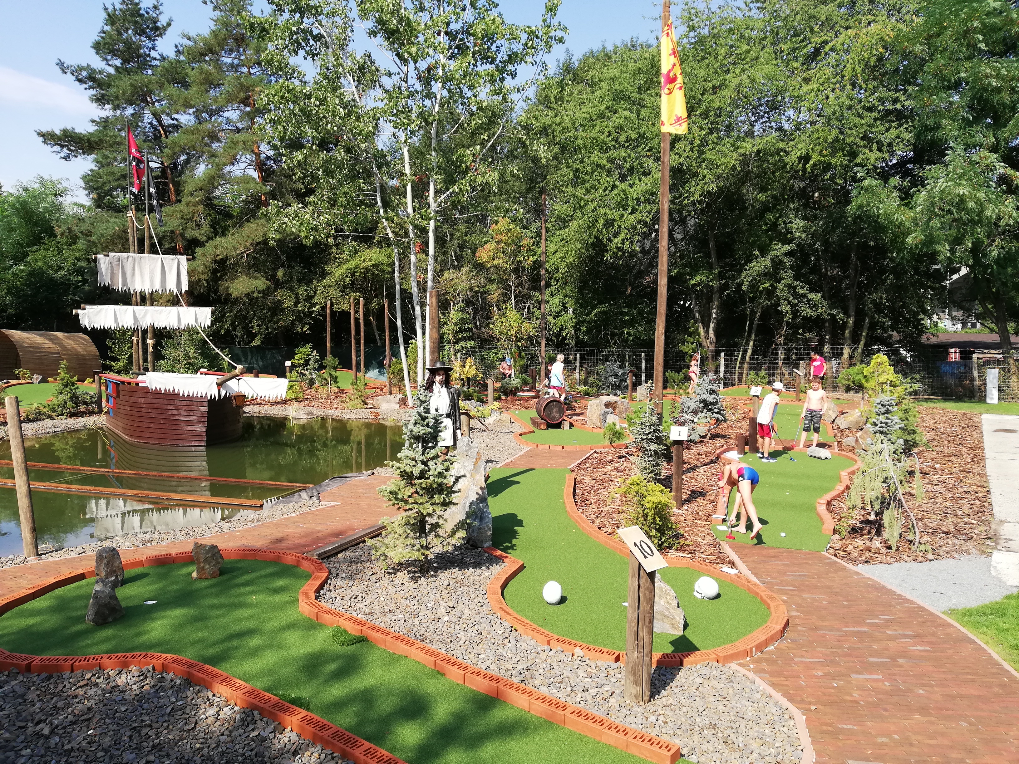 Minigolf - Pirátí zátoka foto 2