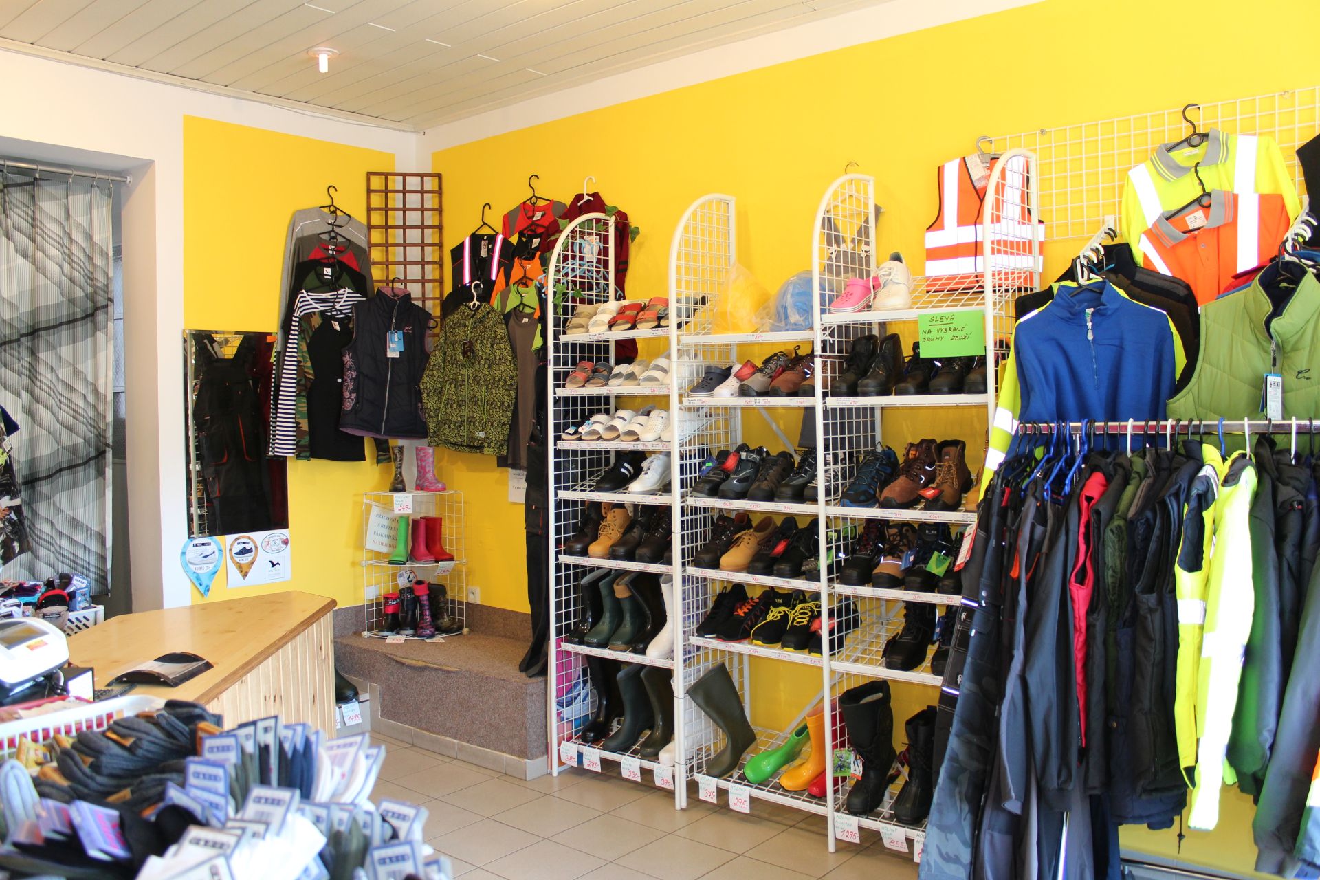 Pracovní a volnočasové oděvy a obuv Alena foto 2