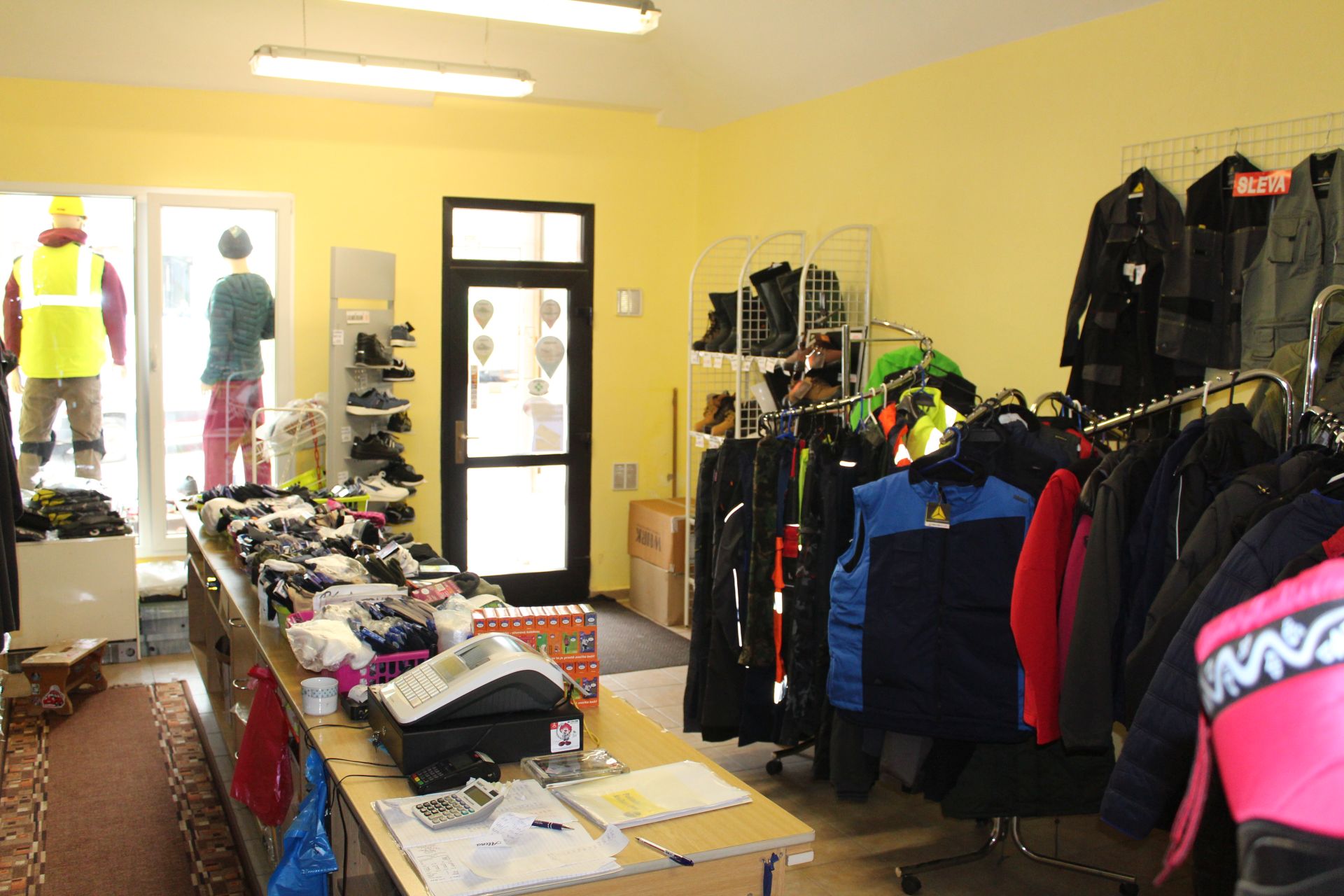 Pracovní a volnočasové oděvy a obuv Alena foto 3