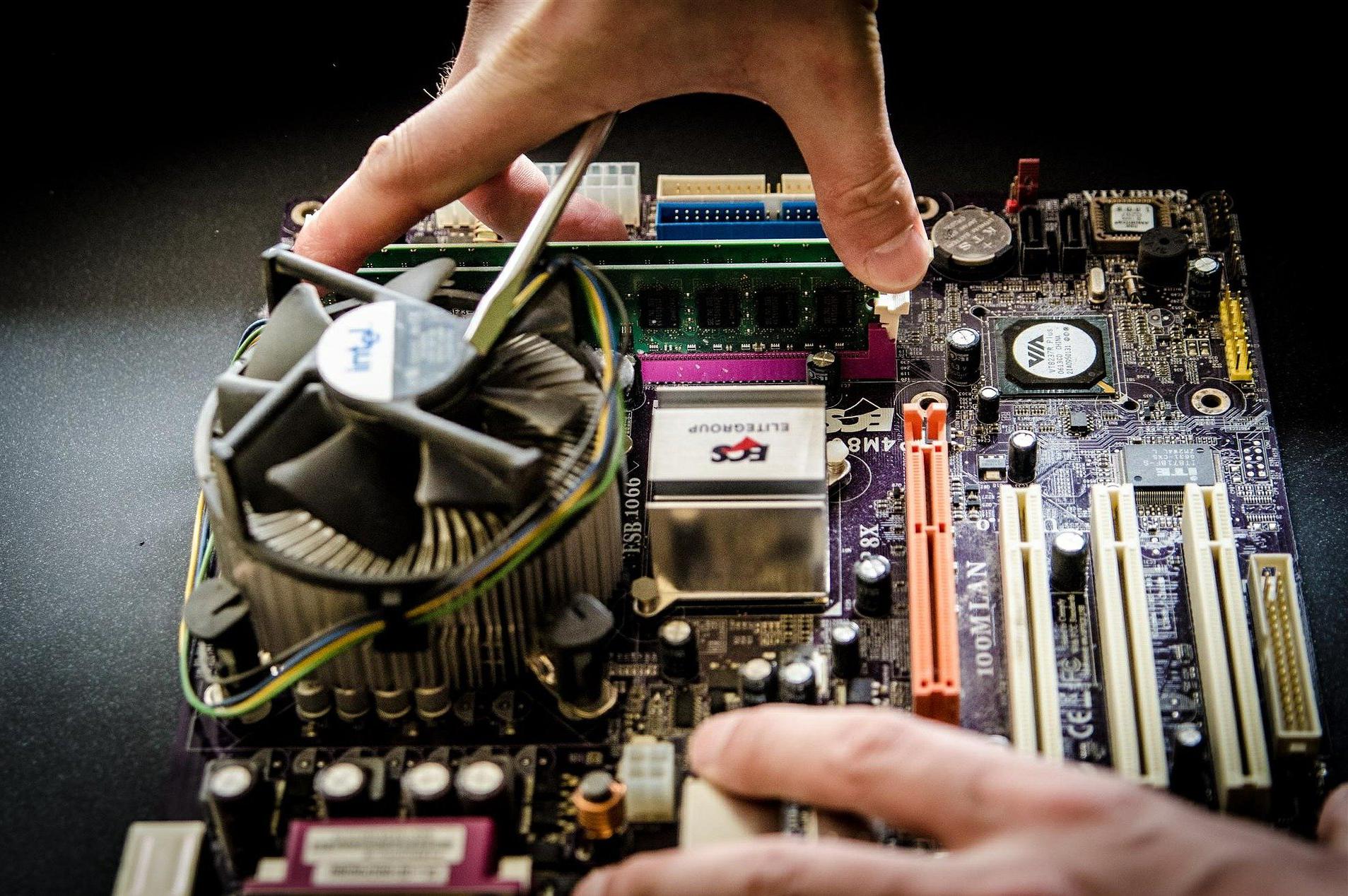 Miroslav Syrový - Rodinný servis PC