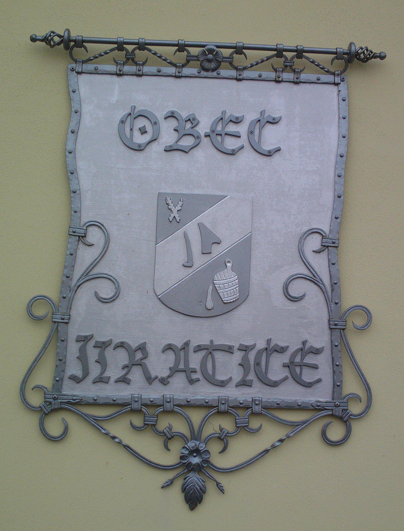 Jiratice - obecní úřad foto 3