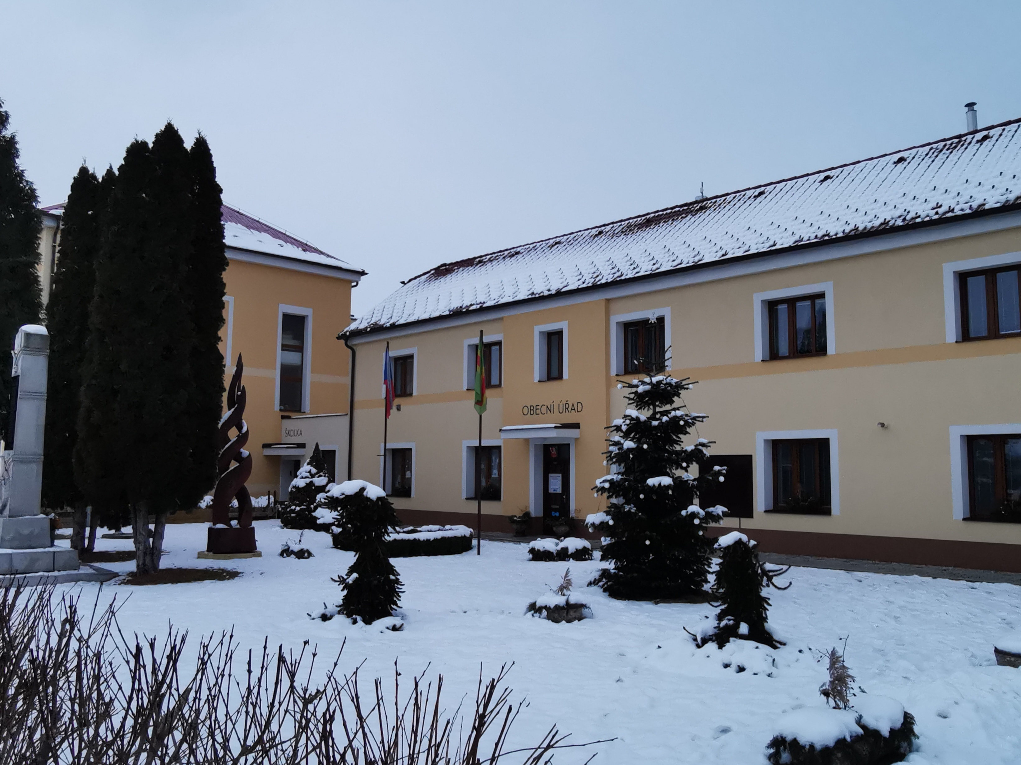 Chvojenec - obecní úřad foto 2