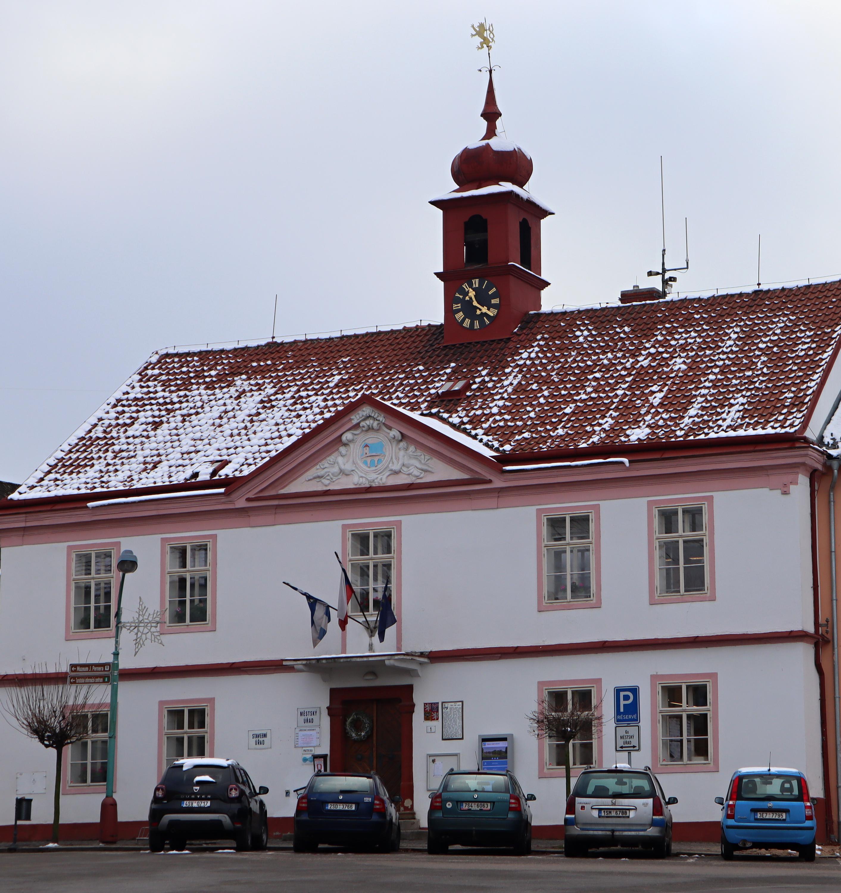 Týnec nad Labem - městský úřad foto 5