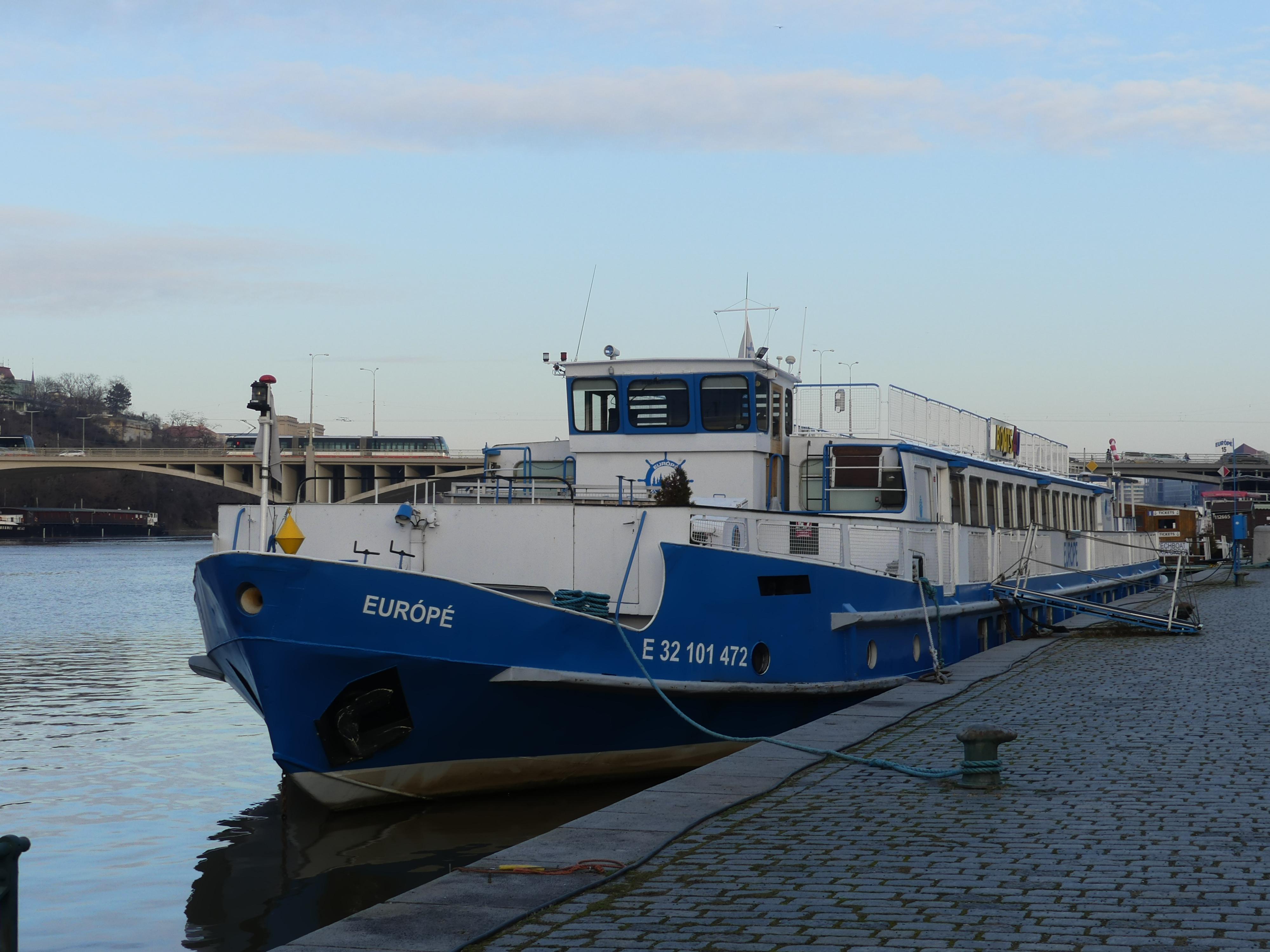 Firemní parník EURÓPÉ R.P. foto 6