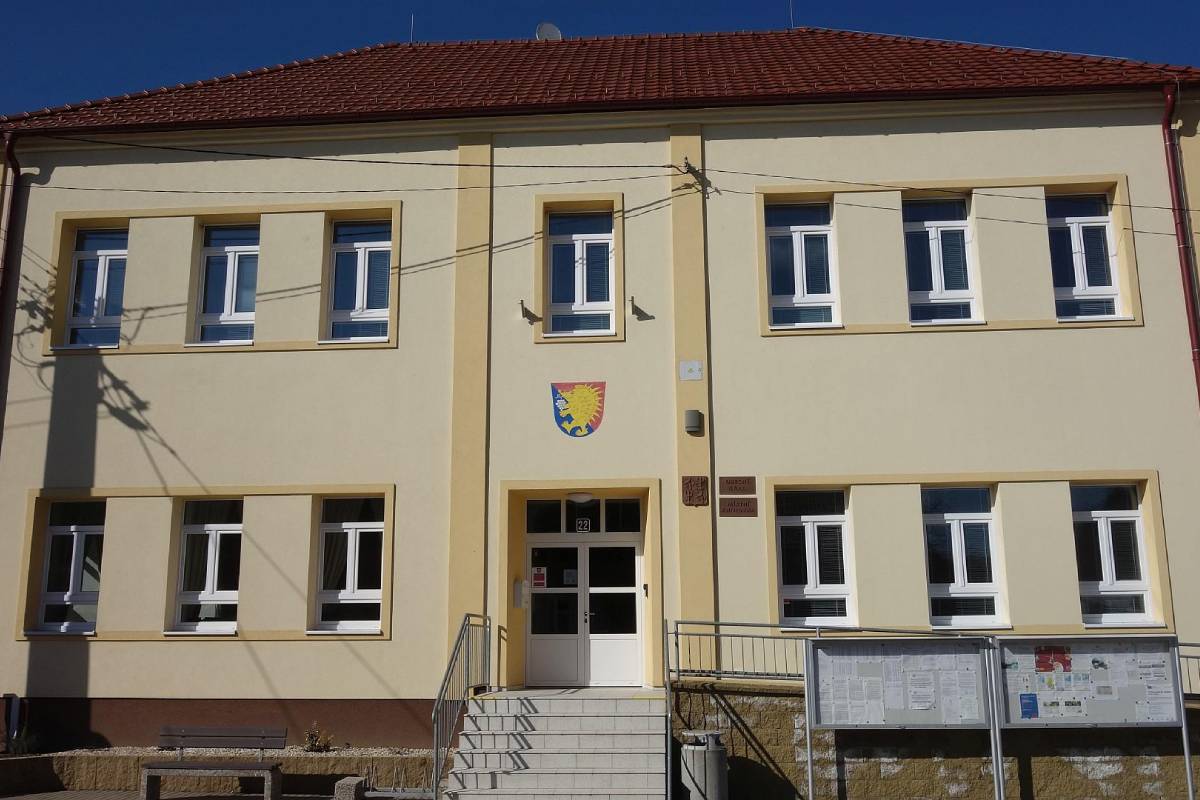 Ježov - obecní úřad foto 2