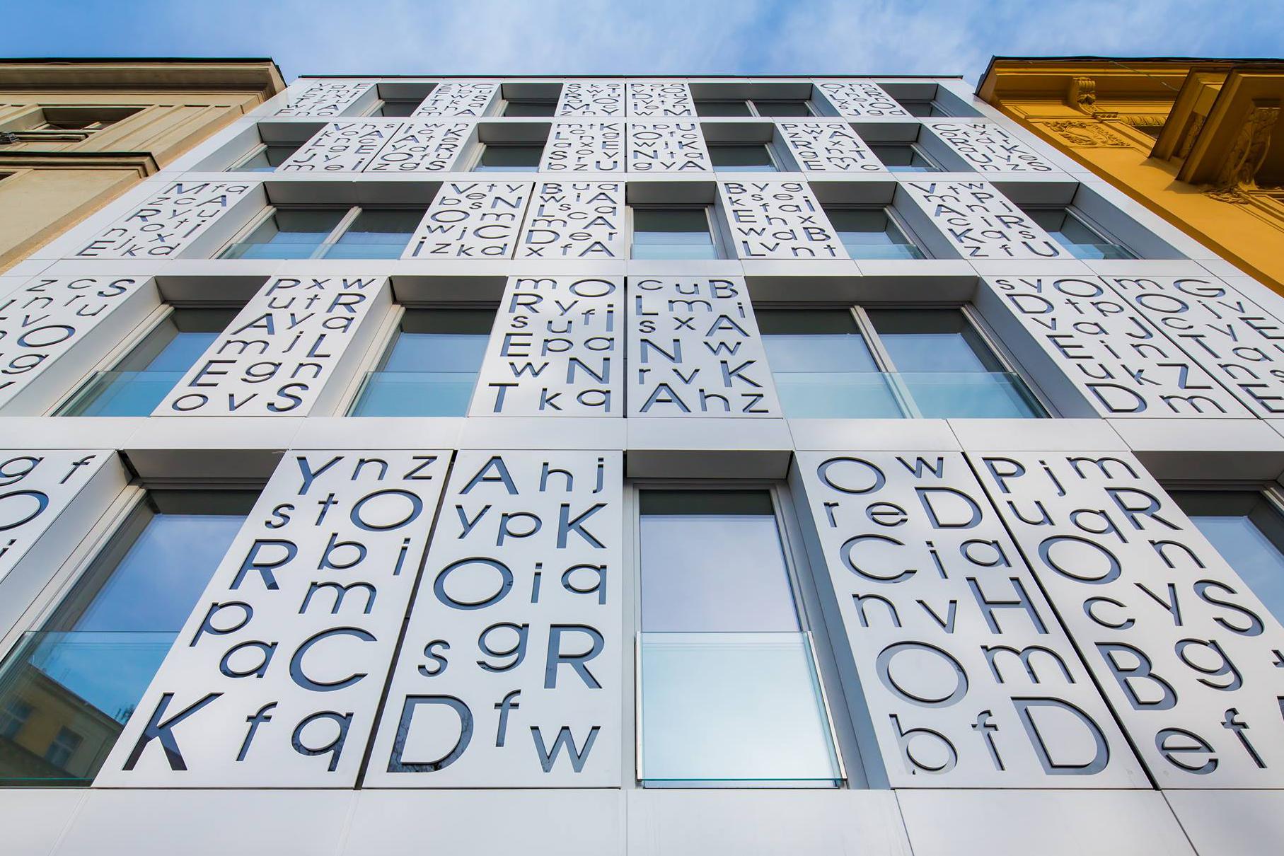 Polytrade CE - LG HI-MACS