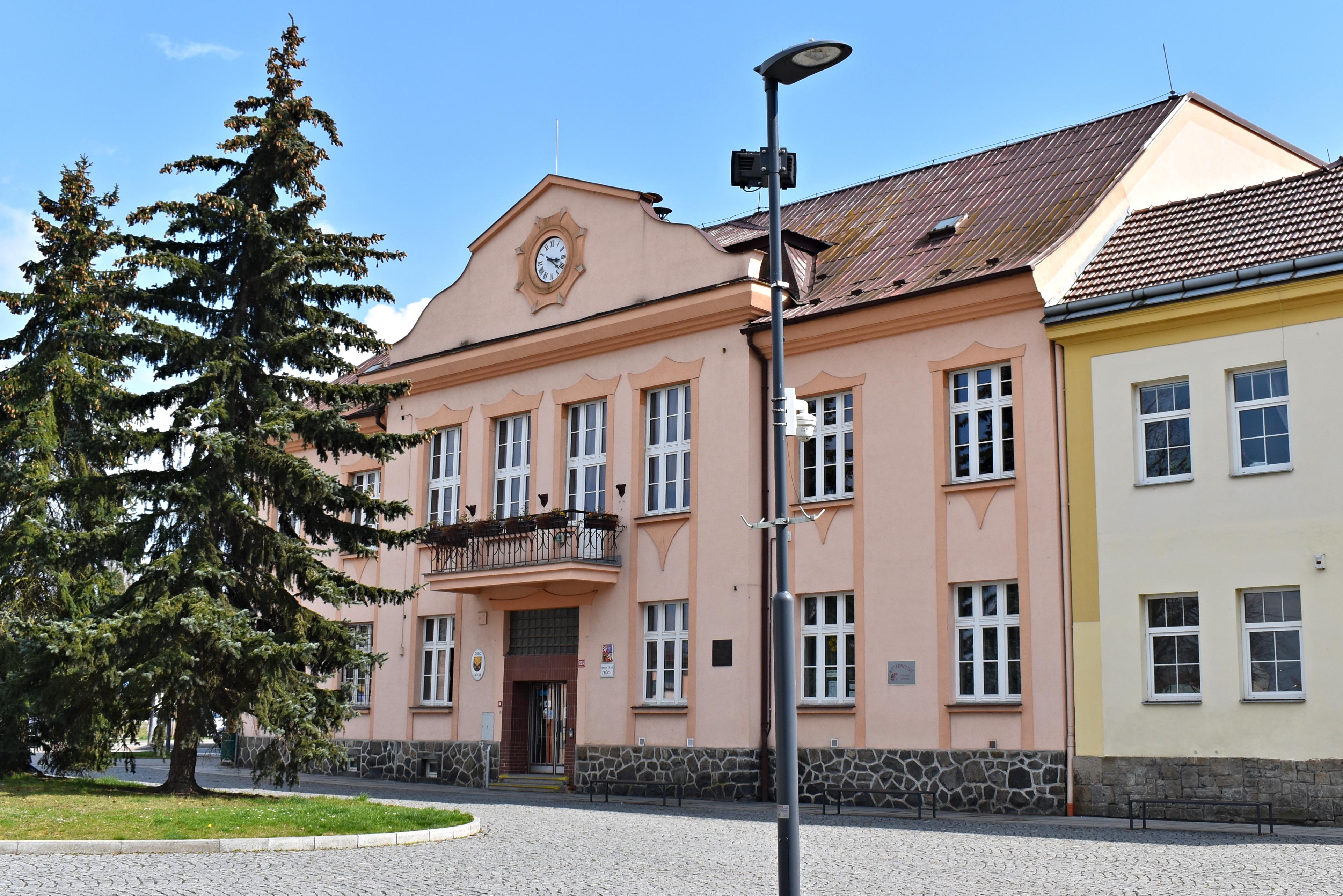 Zbůch - obecní úřad foto 3