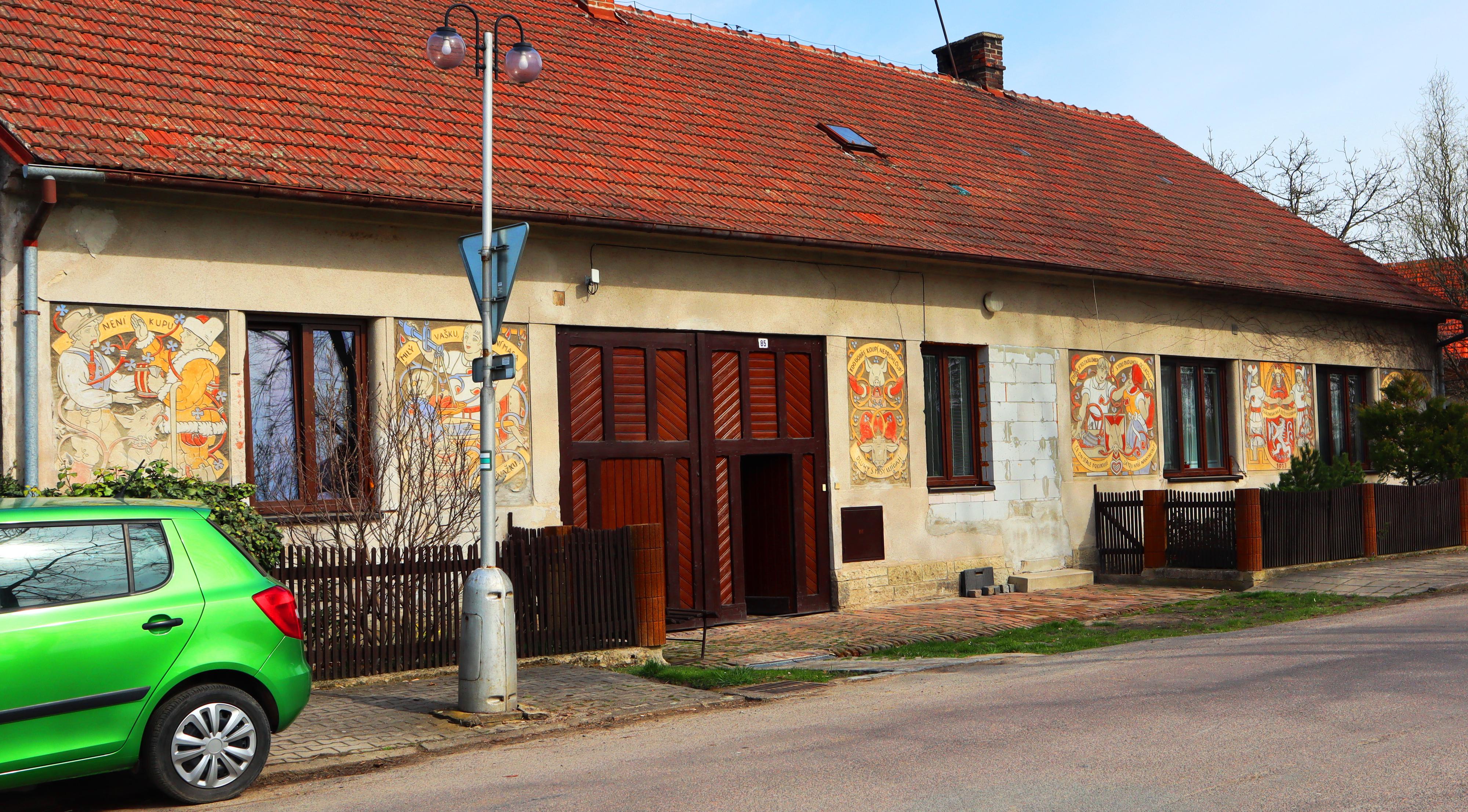Uhersko - obecní úřad foto 6