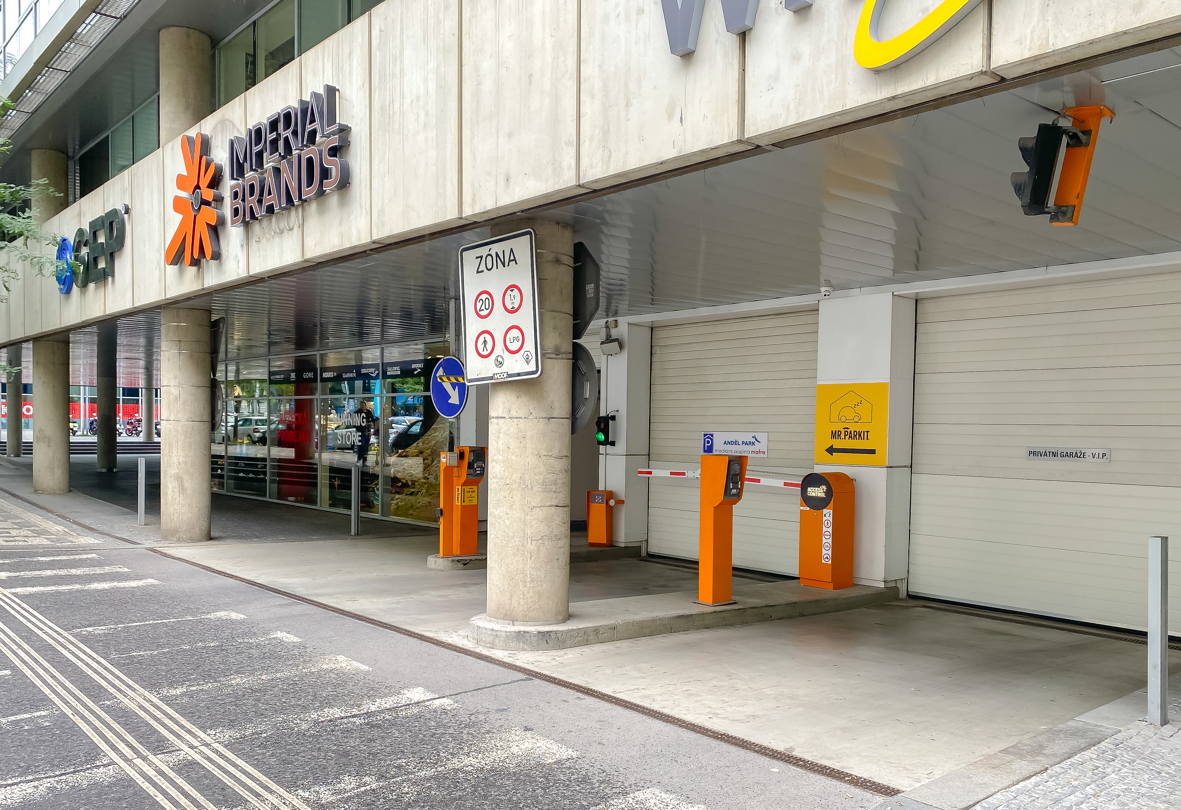 MR.PARKIT - Parking Anděl Park - Radlická foto 3