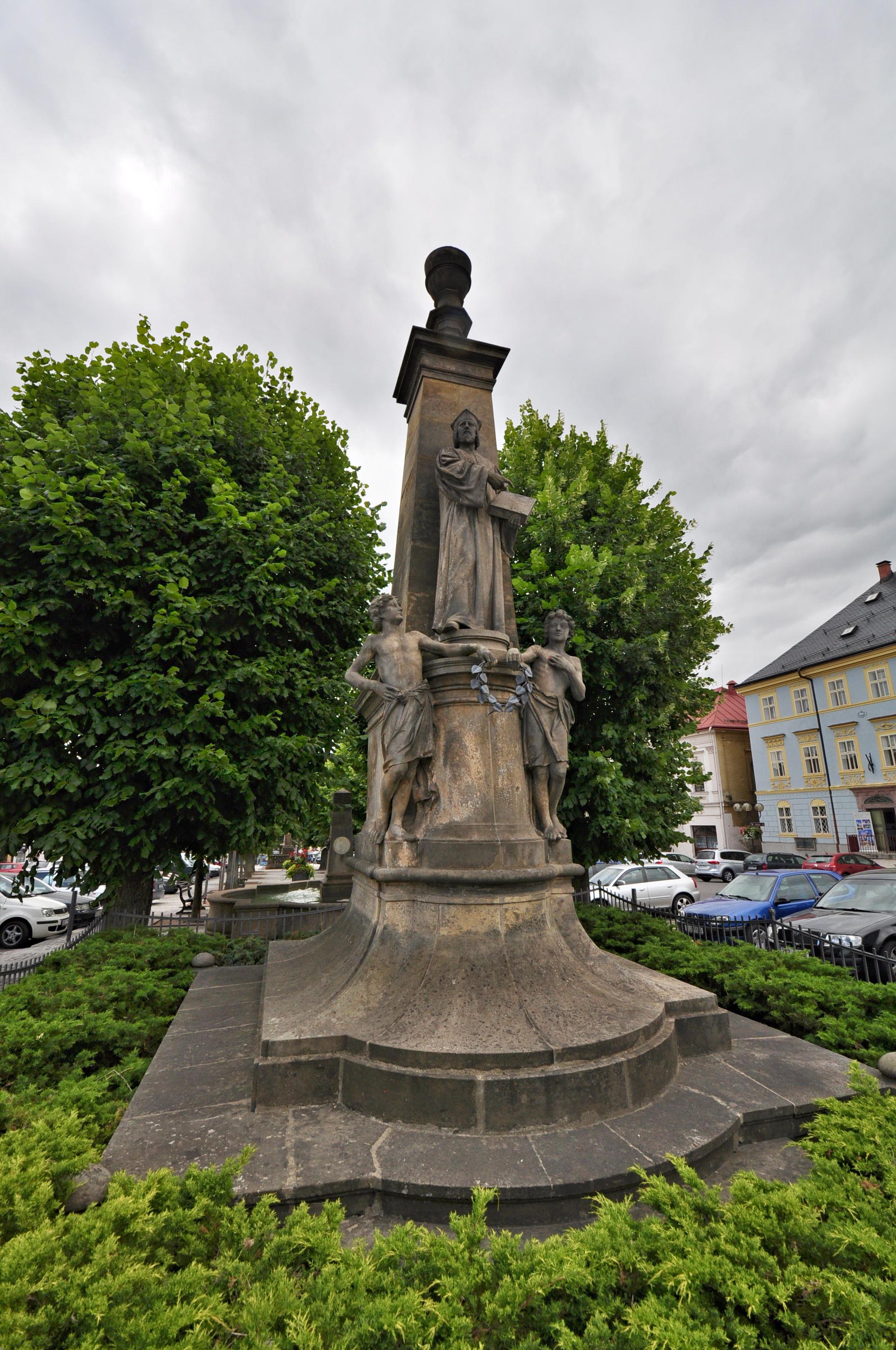 Lomnice nad Popelkou - městský úřad foto 6