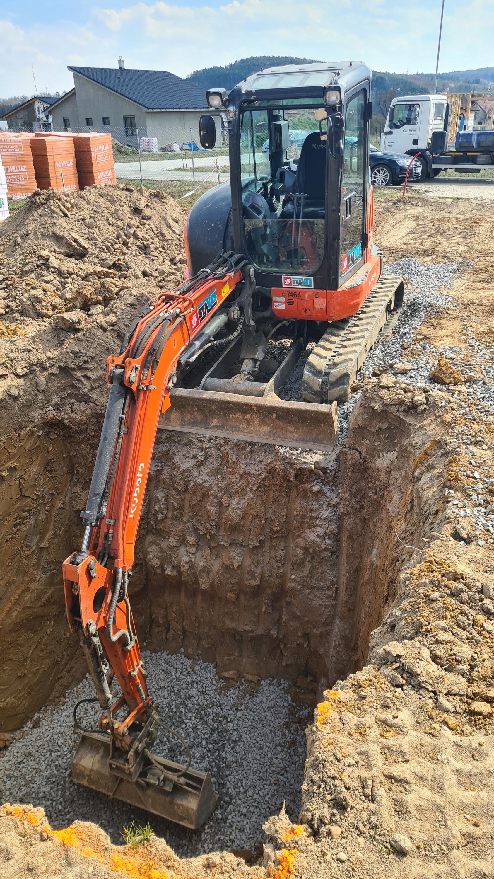 Zemní práce a kontejnerová doprava - Roman Borek foto 2