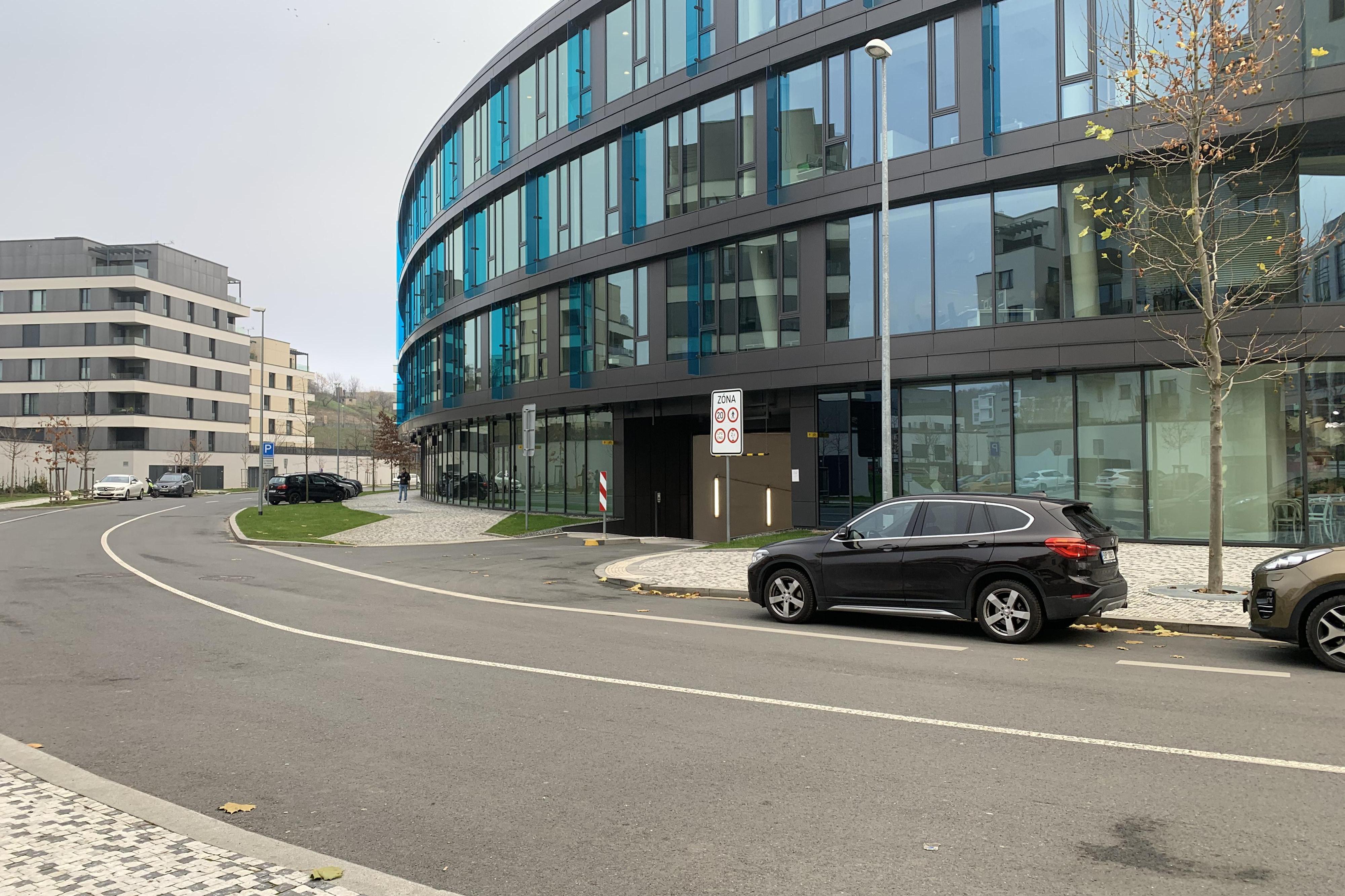 MR.PARKIT - Parking Aviatica - Kačírkova