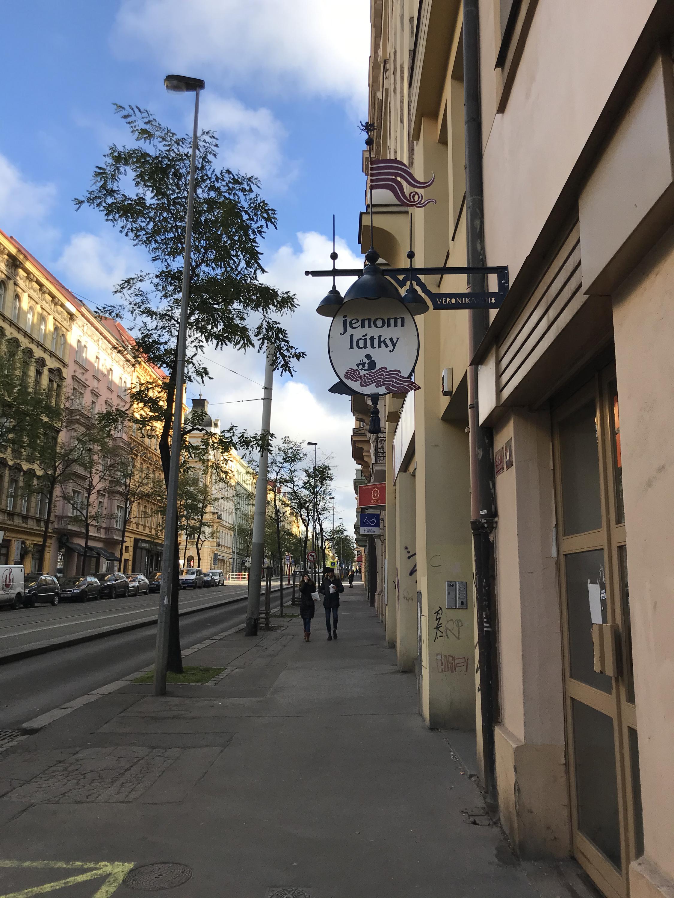 Jenom látky s.r.o. foto 2