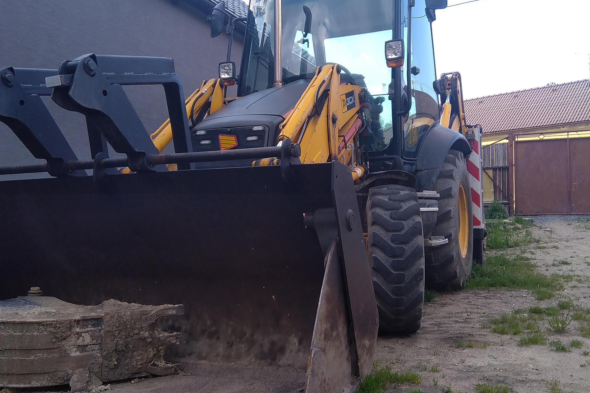 Zemní práce traktorbagrem/Ab.vykopy.cz foto 2