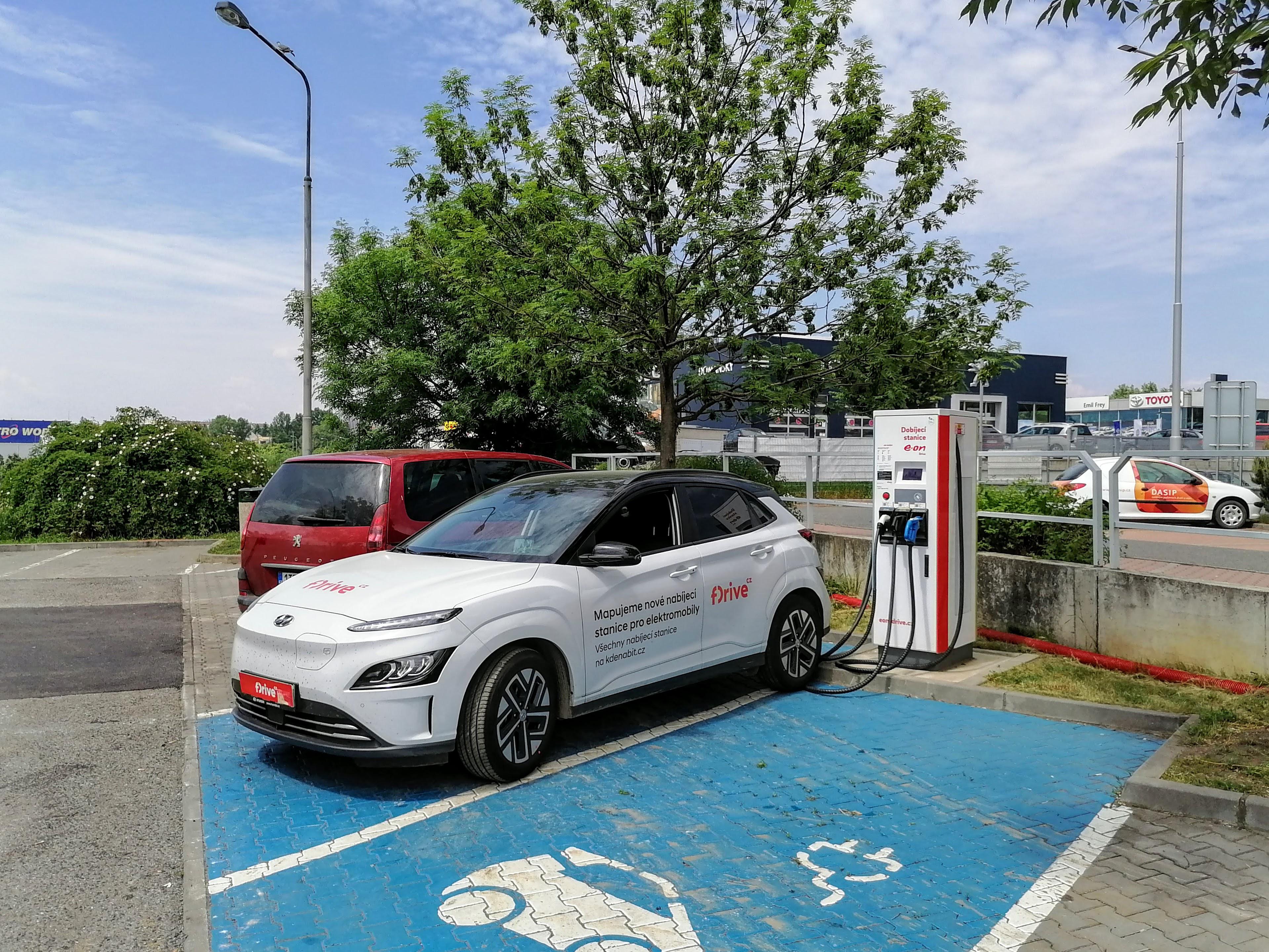 Dobíjecí stanice E.ON Drive