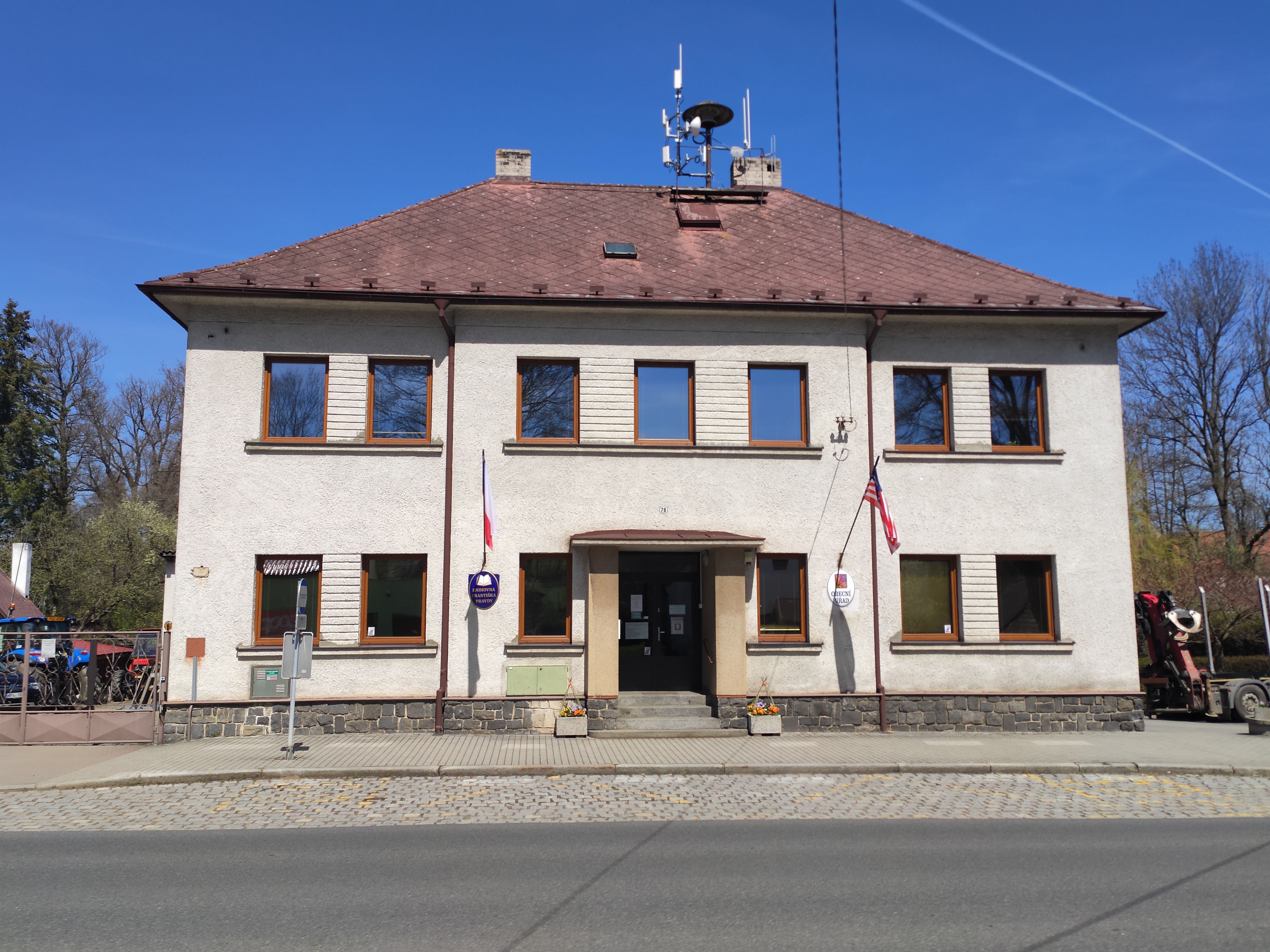 Hrádek - obecní úřad foto 2