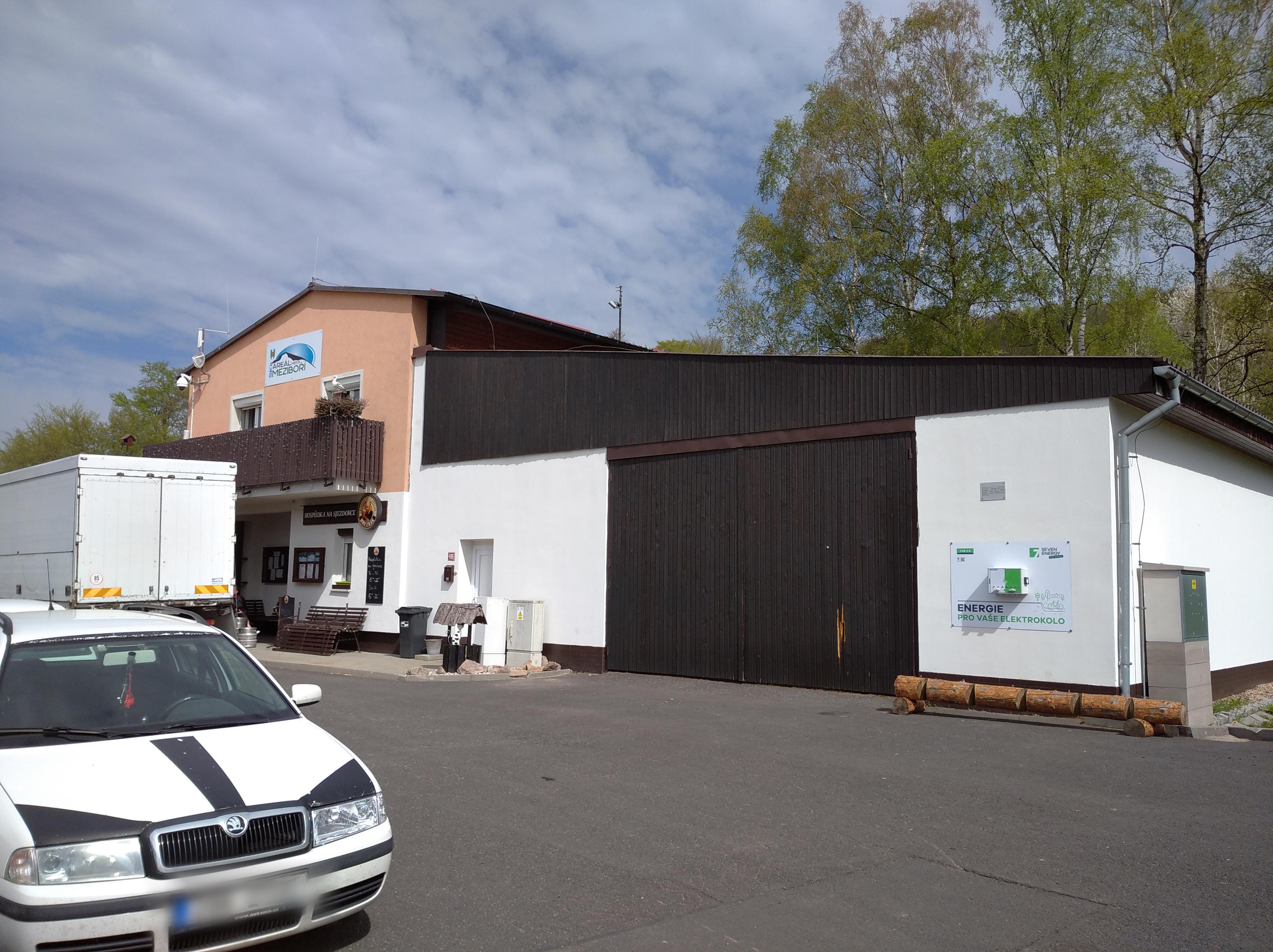 Nabíjecí stanice Občerstvení U Sjezdovky foto 5